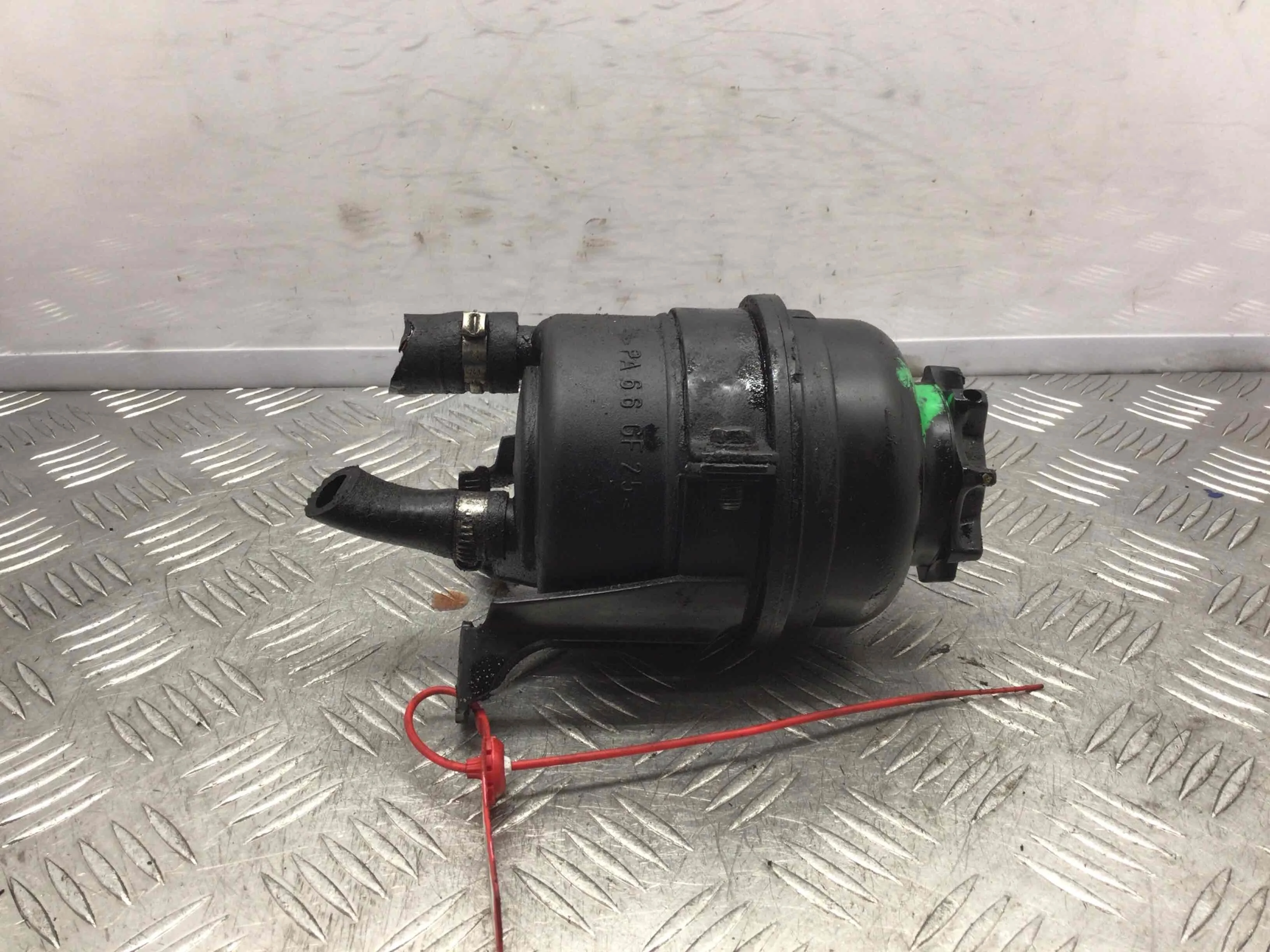 Бачок гидроусилителя BMW 5-Series 5-Series E39 1995 - 2004 дизель 2.5 TD Автомат Седан