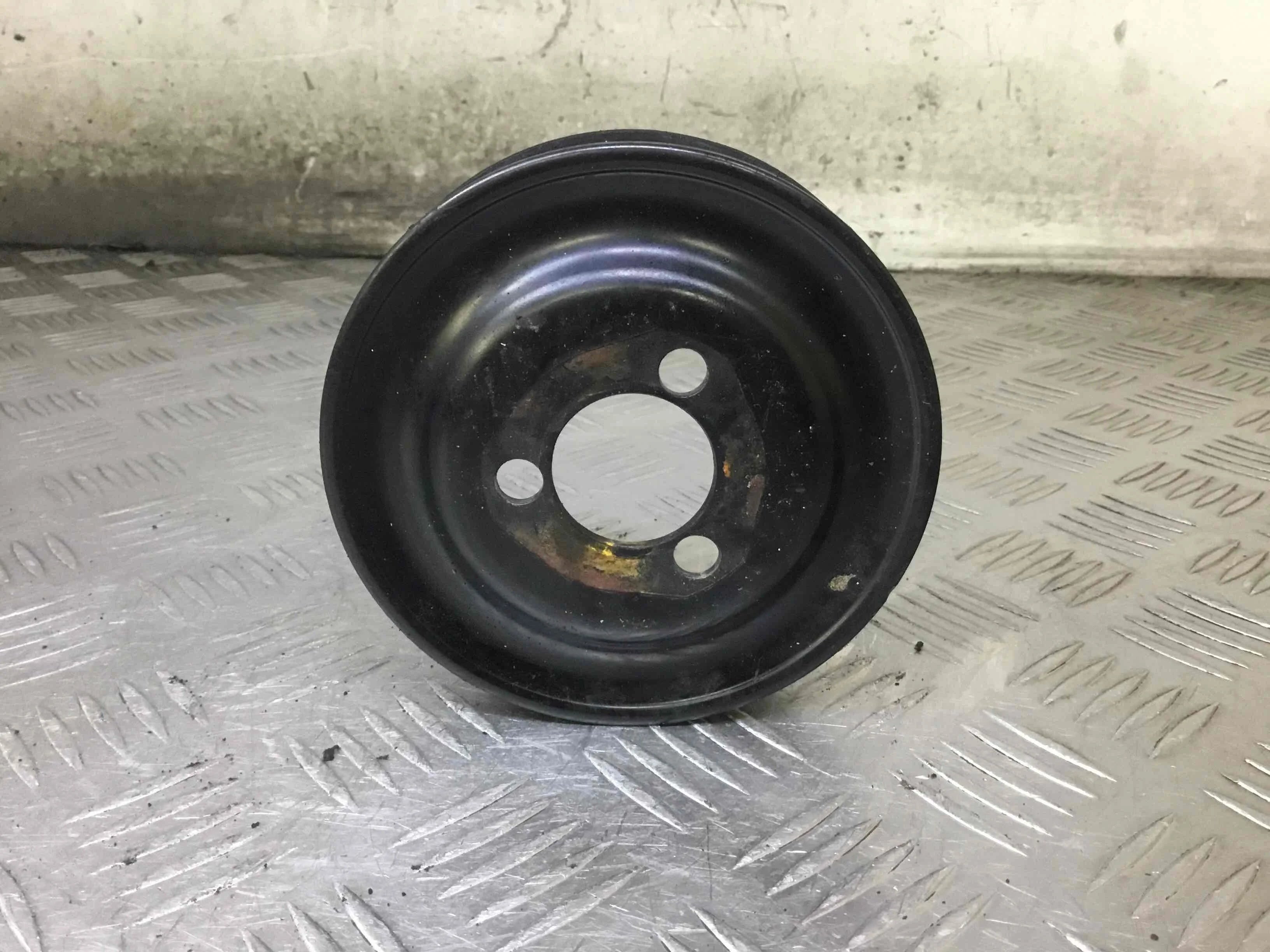 Шкив насоса гидроусилителя Volkswagen Golf 4 поколение (1997-2004) бензин 1.4 i Механика Х/б