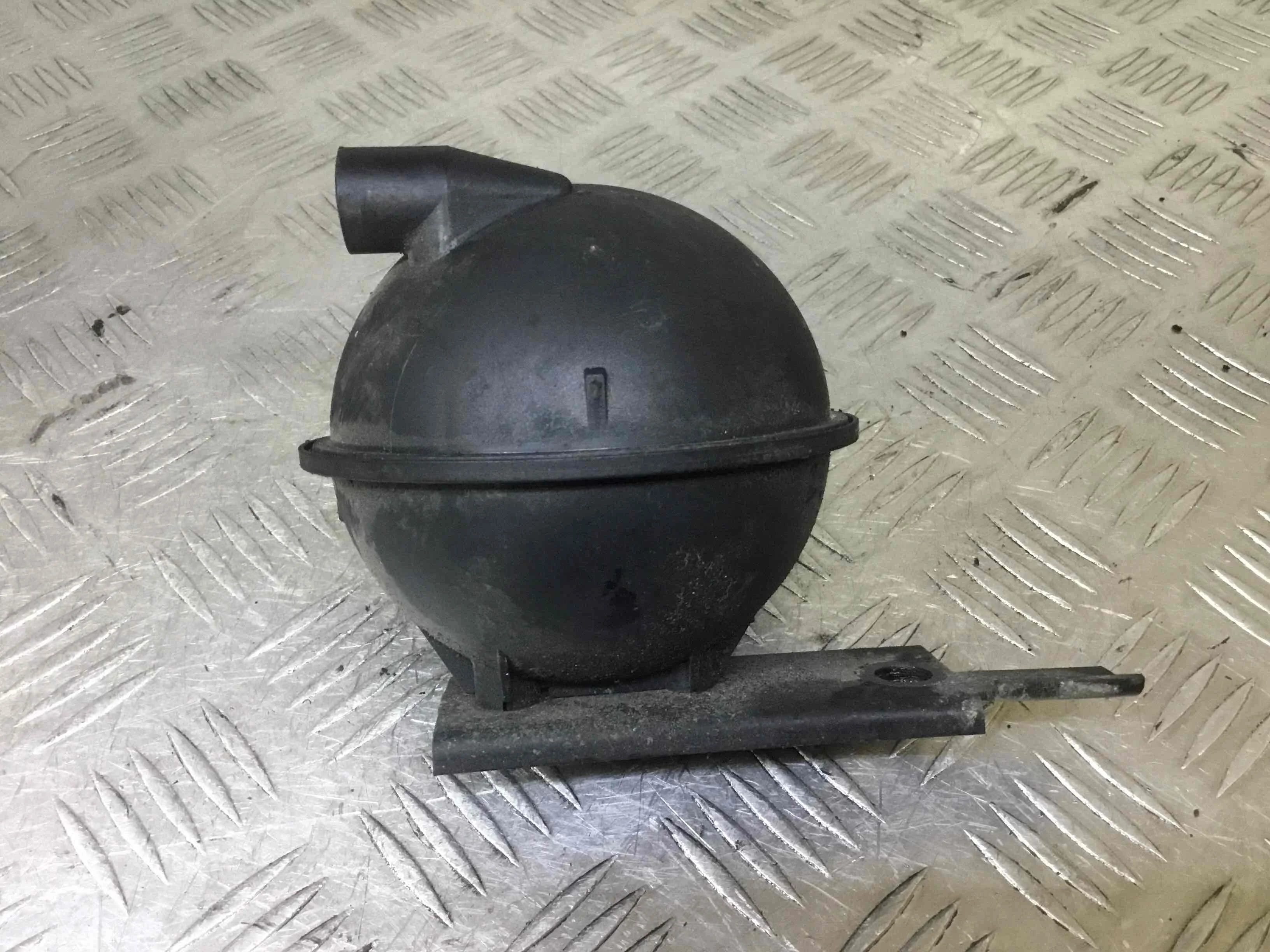 Вакуумный ресивер Volkswagen Golf 4 поколение (1997-2004) дизель 1.9 TDI Механика Х/б