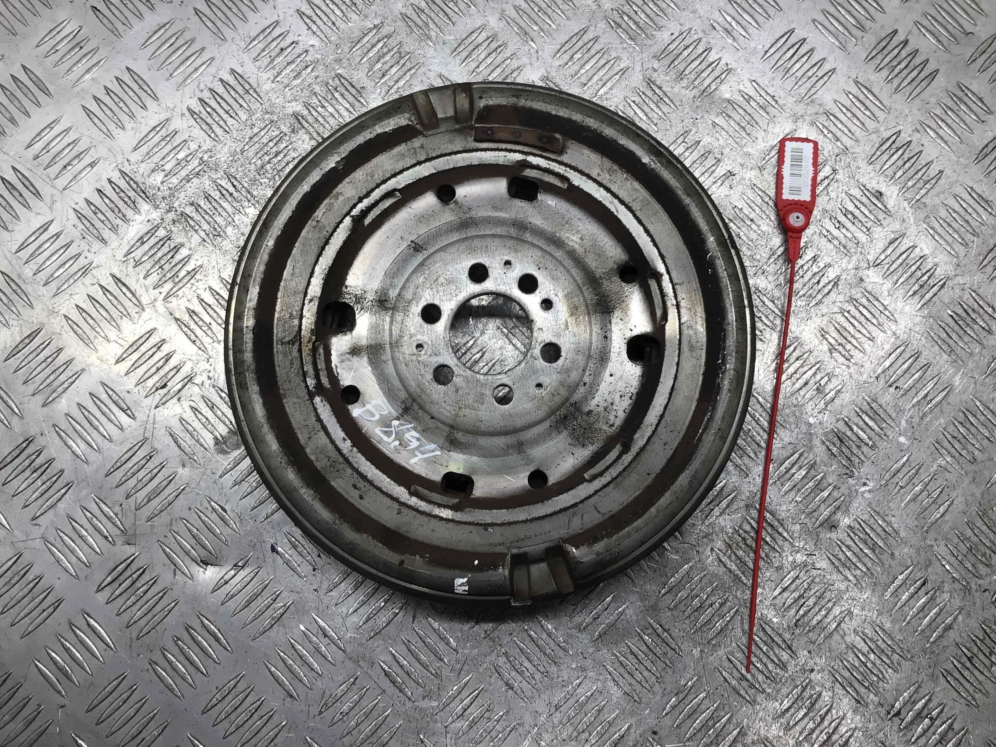 Маховик Audi A3 8P/8PA [2-й рестайлинг] (2008-2013) бензин 1.6 i DSG Х/б