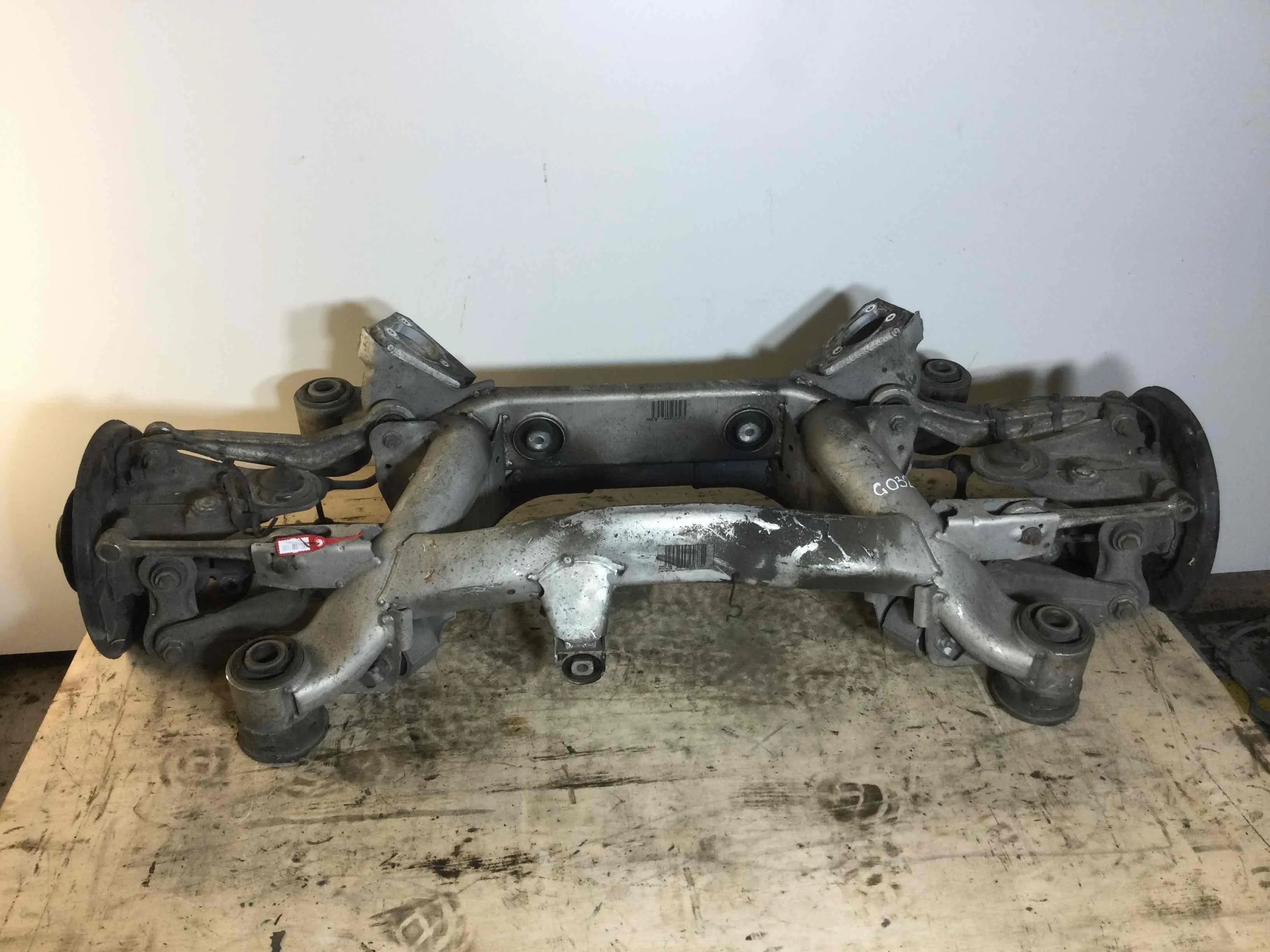 Балка подвески задняя BMW 5-Series 5-Series E39 1995 - 2004 дизель 3.0 TDI Автомат Седан