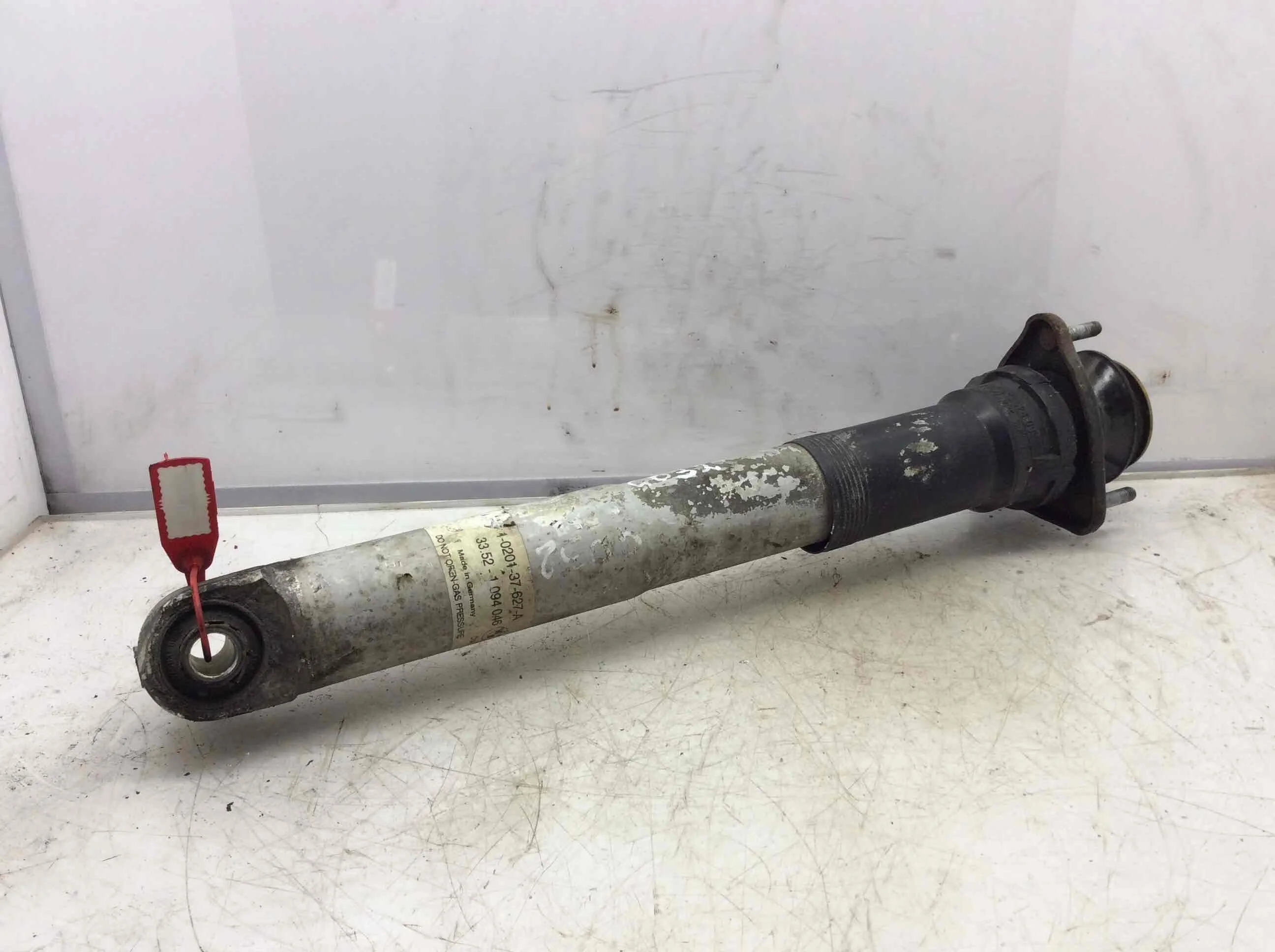 Амортизатор задний BMW 5-Series 5-Series E39 1995 - 2004 бензин 2.5 i Механика Универсал