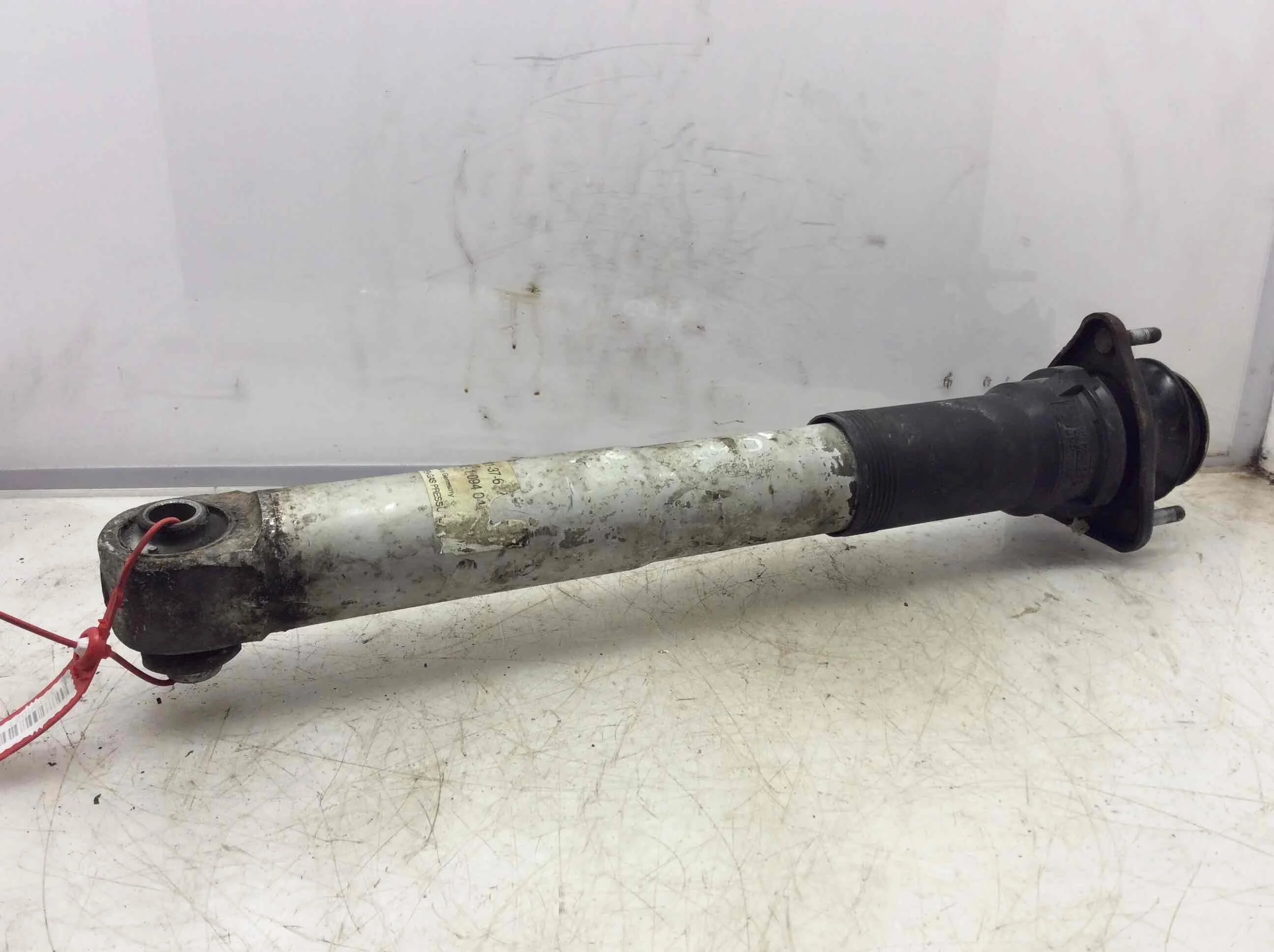 Амортизатор задний BMW 5-Series 5-Series E39 1995 - 2004 бензин 2.5 i Механика Универсал