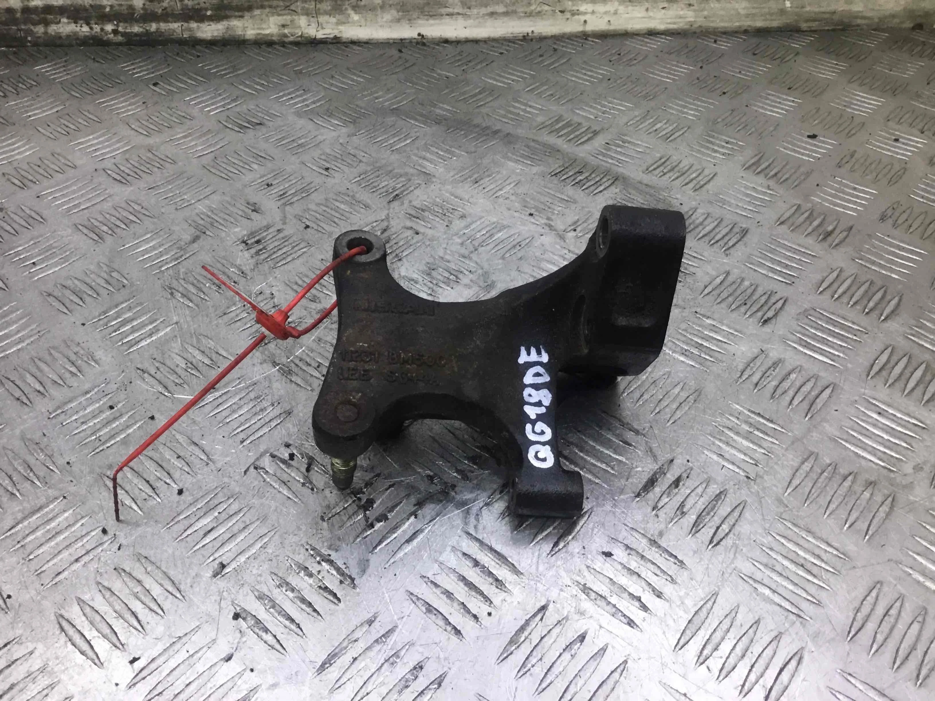 Кронштейн Nissan Almera N16 (2000-2003) бензин 1.8 i Механика Х/б