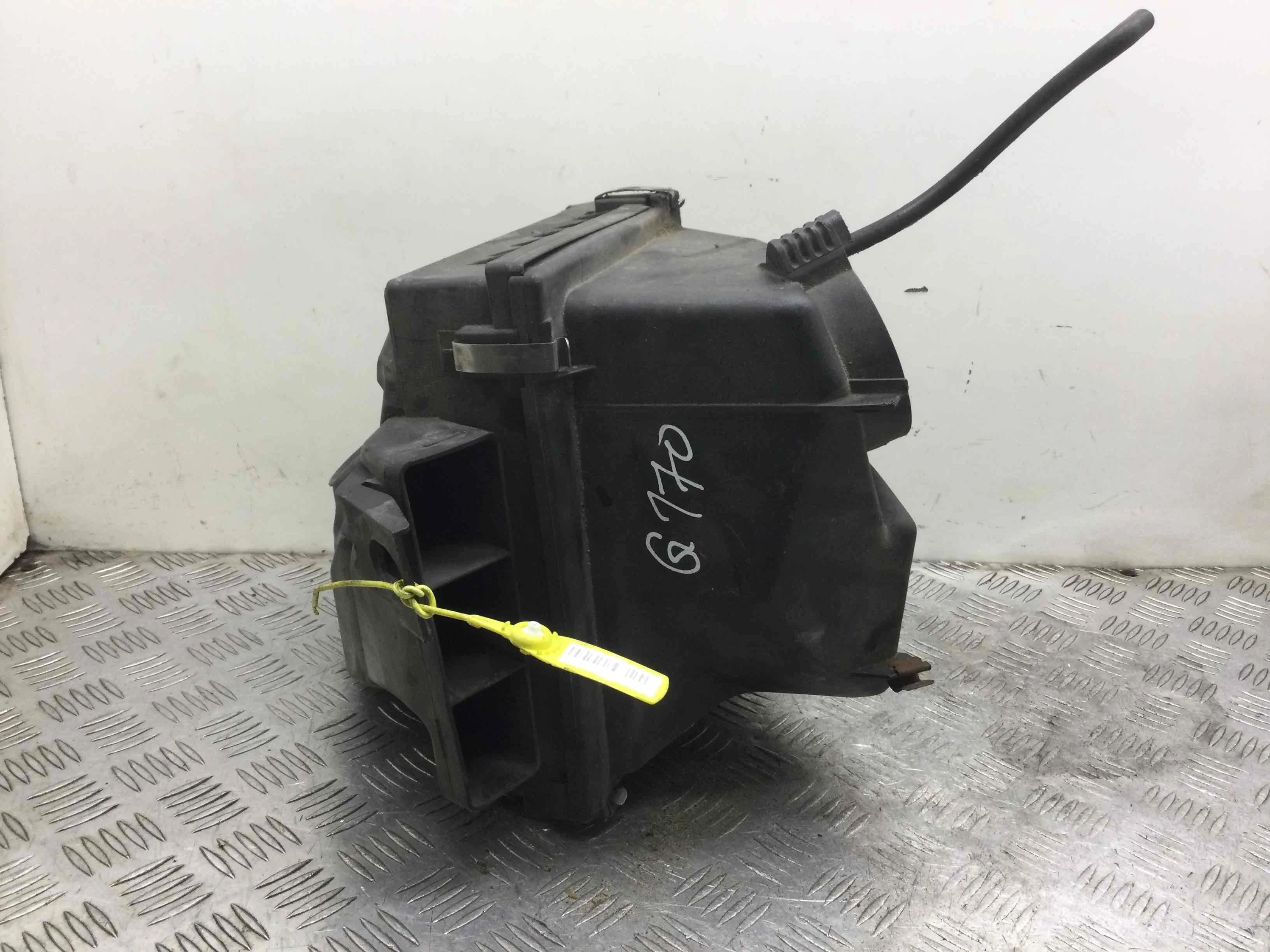 Корпус воздушного фильтра Volkswagen Passat B5 (1996-2000) дизель 2.5 TDI Автомат Универсал