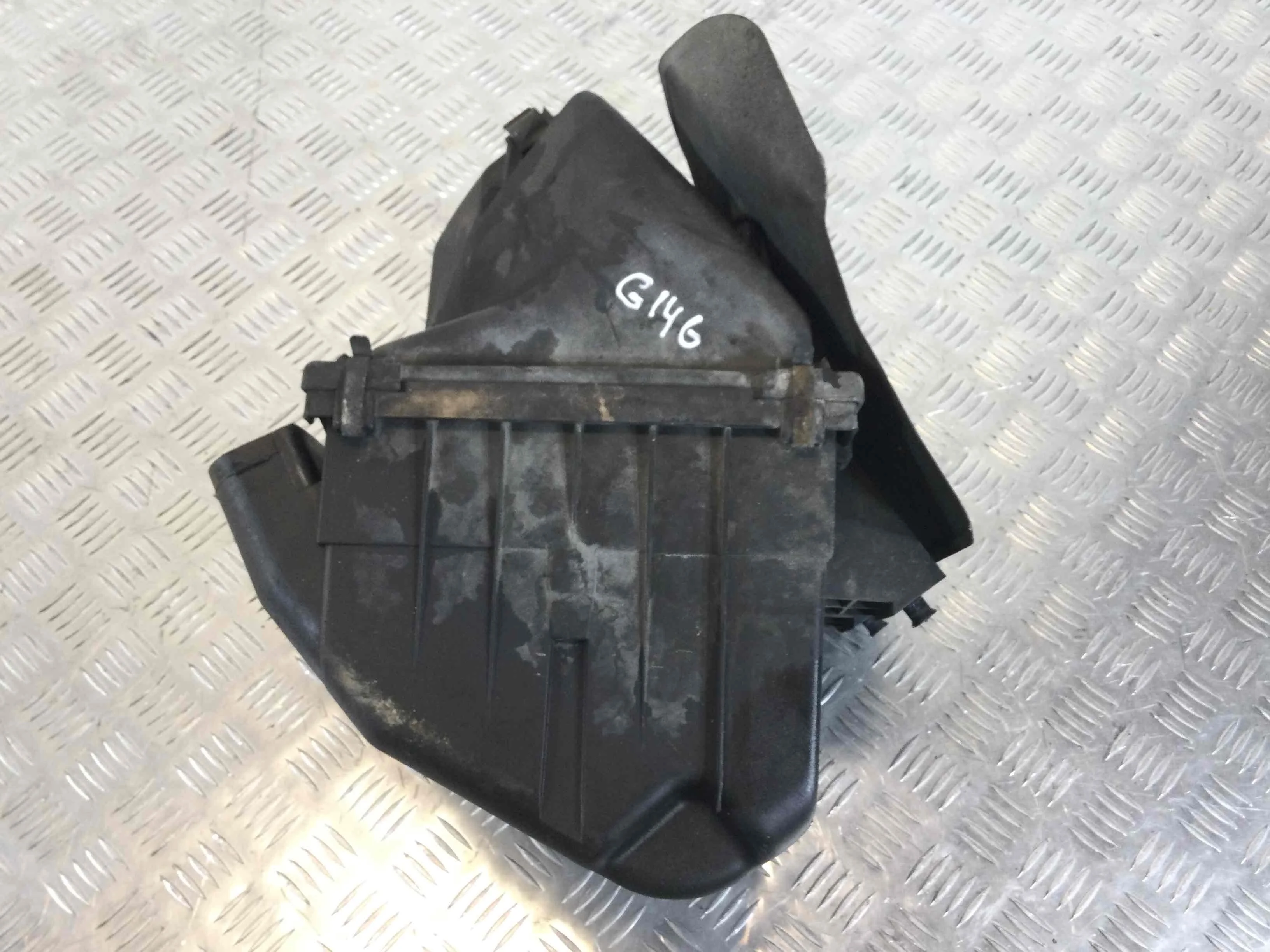 Корпус воздушного фильтра Volkswagen Passat B5 (1996-2000) дизель 2.5 TDI Механика Седан