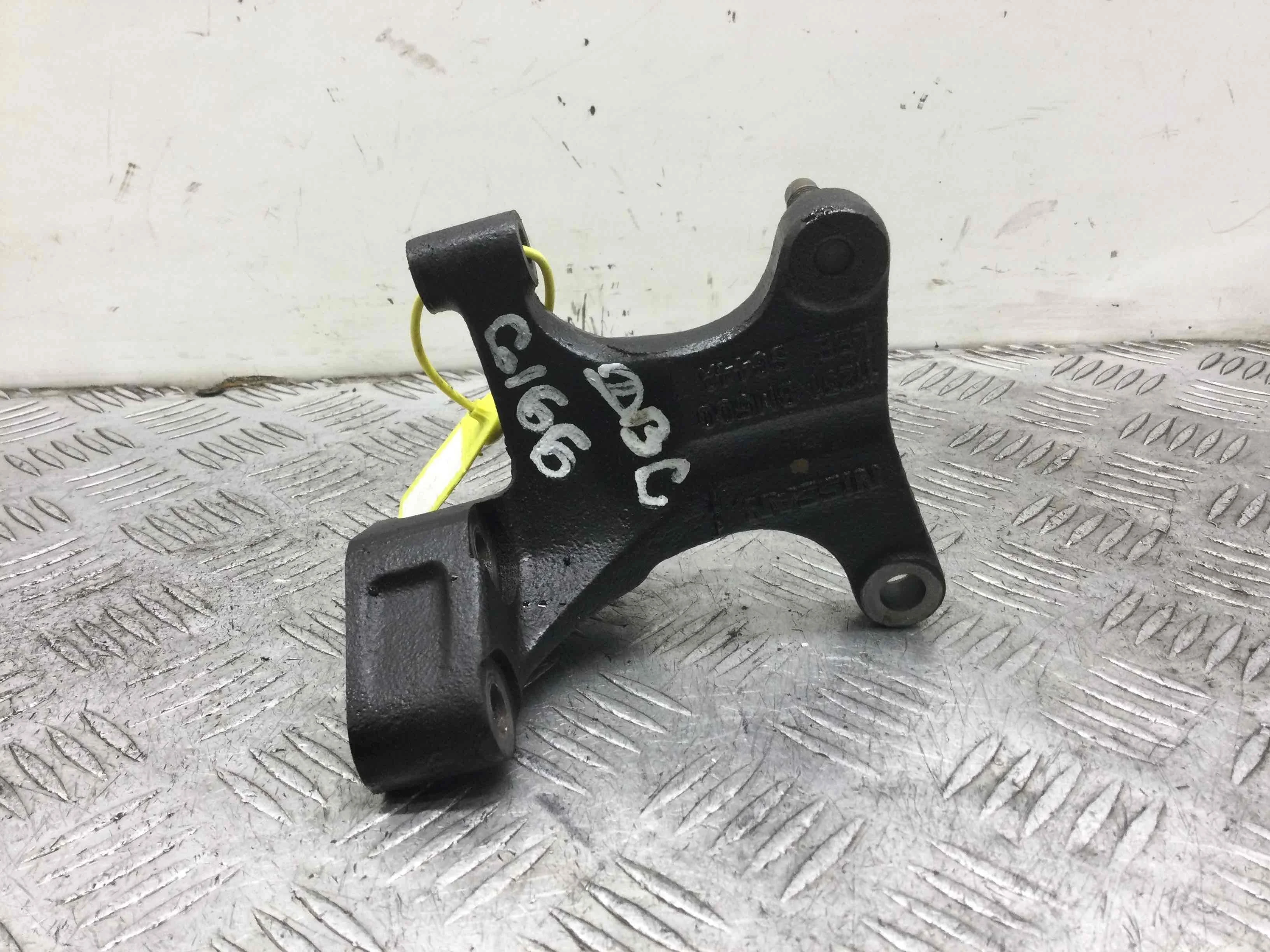 Кронштейн двигателя Nissan Almera Tino V10 2000 - 2006 бензин 1.8 i Механика Х/б