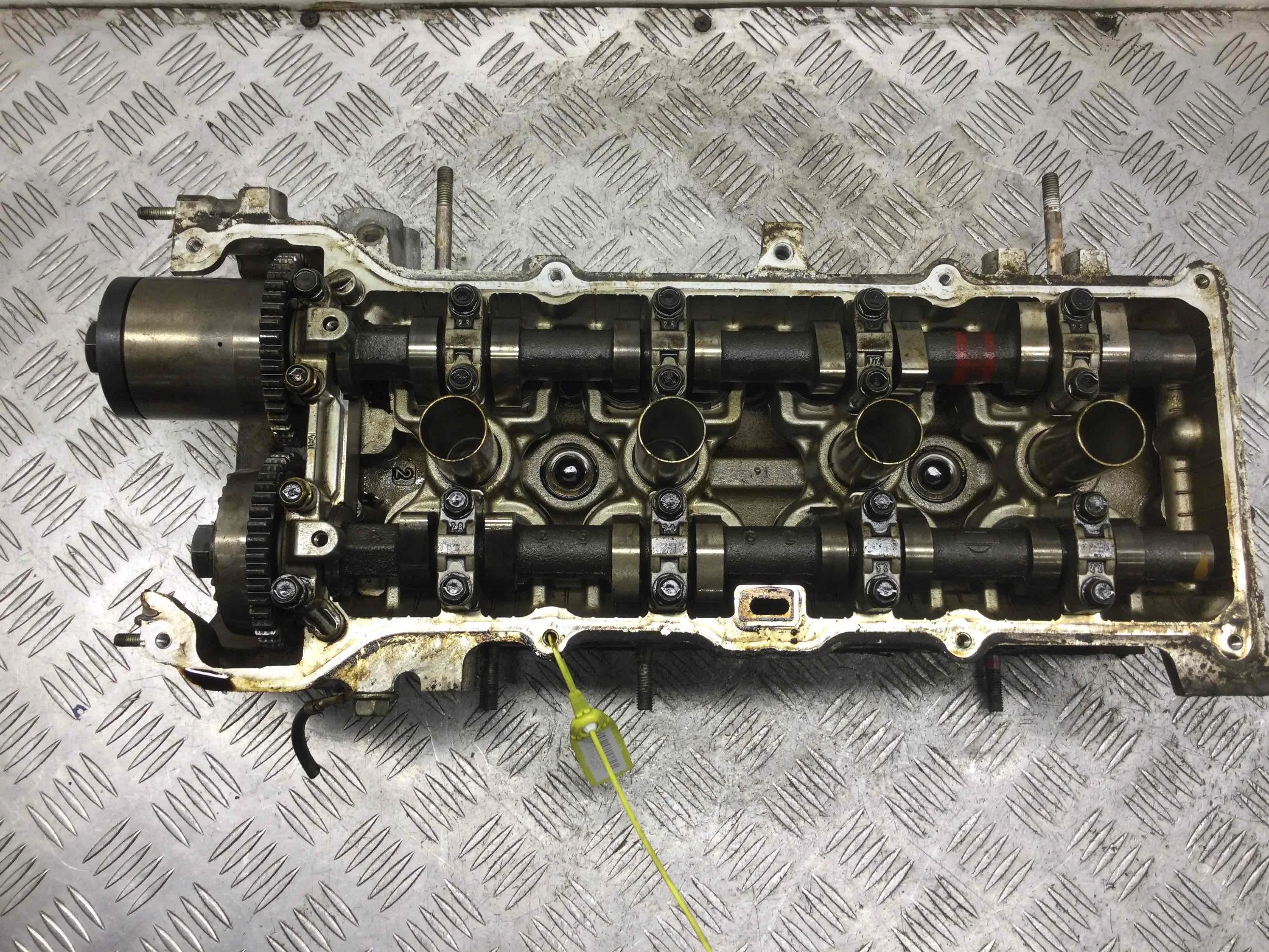Головка блока цилиндров Nissan Almera Tino V10 2000 - 2006 бензин 1.8 i Механика Х/б