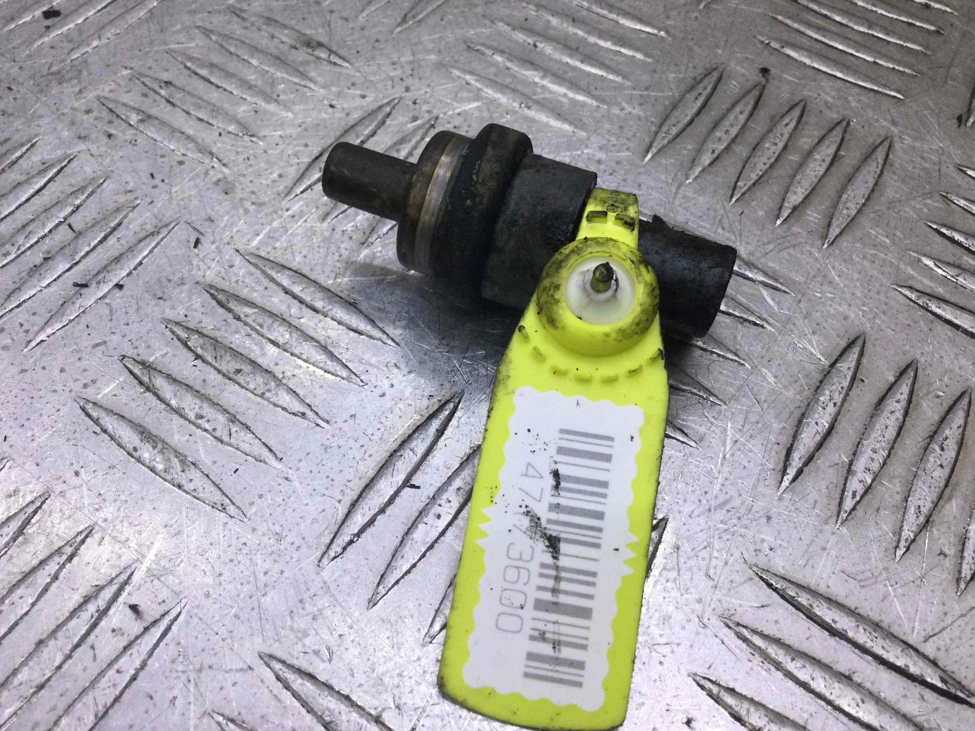 Датчик температуры охлаждающей жидкости Volkswagen Passat B6 (2005-2010) дизель 2.0 TDI Механика Седан