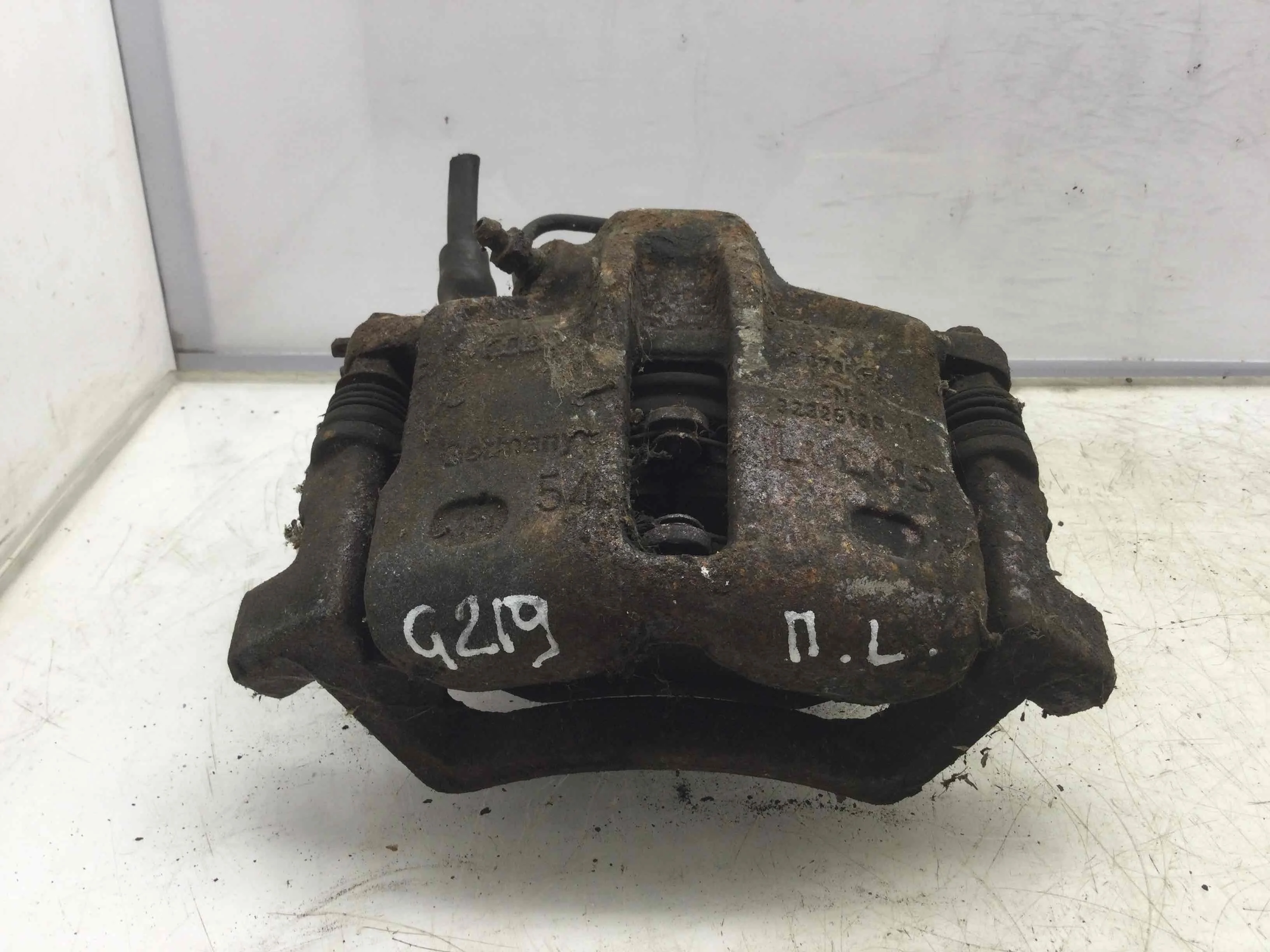 Суппорт передний левый Audi A4 B5 (1994-1999) бензин 1.6 i Автомат Седан