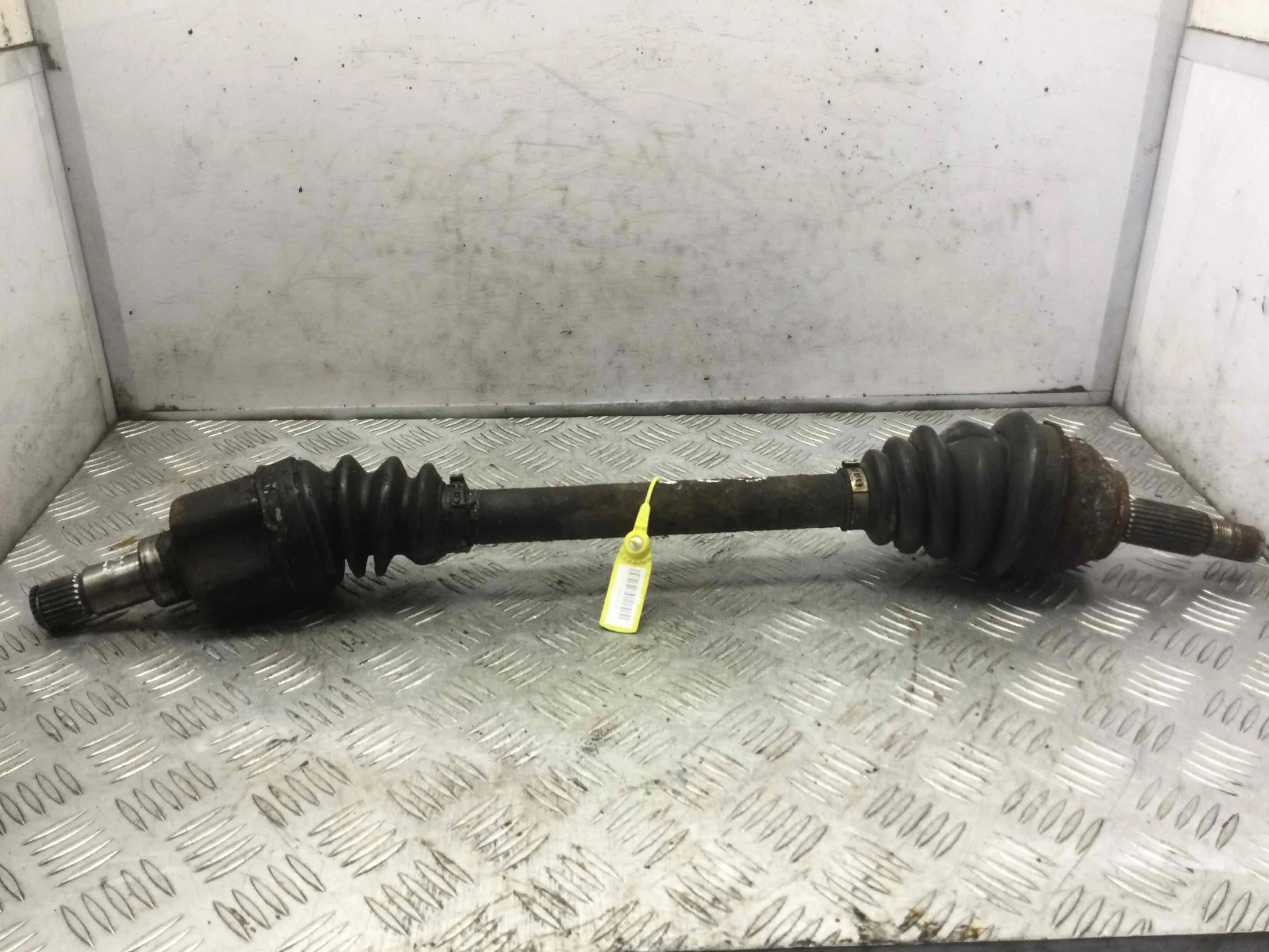 Полуось передняя левая (приводной вал, ШРУС) Ford Focus 1 поколение (1998-2001) бензин 1.8 i Механика Седан