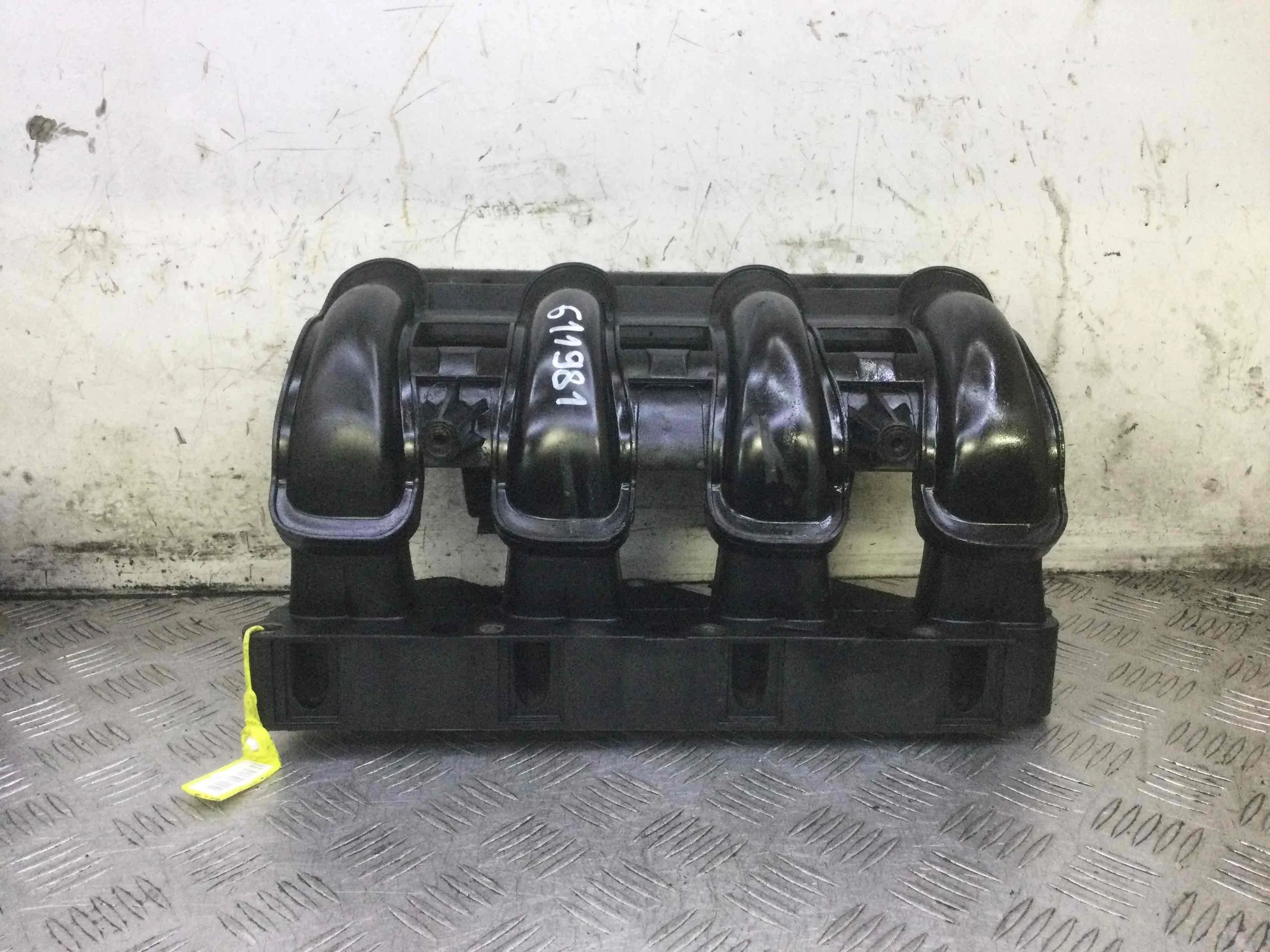 Коллектор впускной Mercedes Sprinter Sprinter I (w901,w902,w903,w904) 1995 - 2006 дизель 2.2 CDTI Механика Микроавтобус