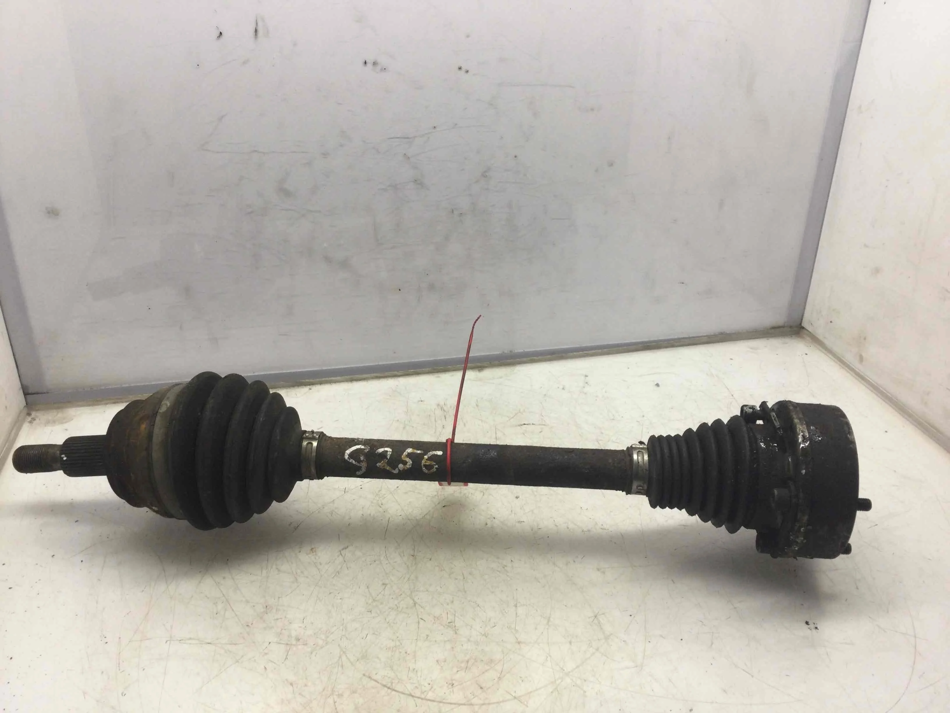 Полуось передняя левая (приводной вал, ШРУС) Audi A3 8L (1996-2000) бензин 1.8 i Механика Х/б