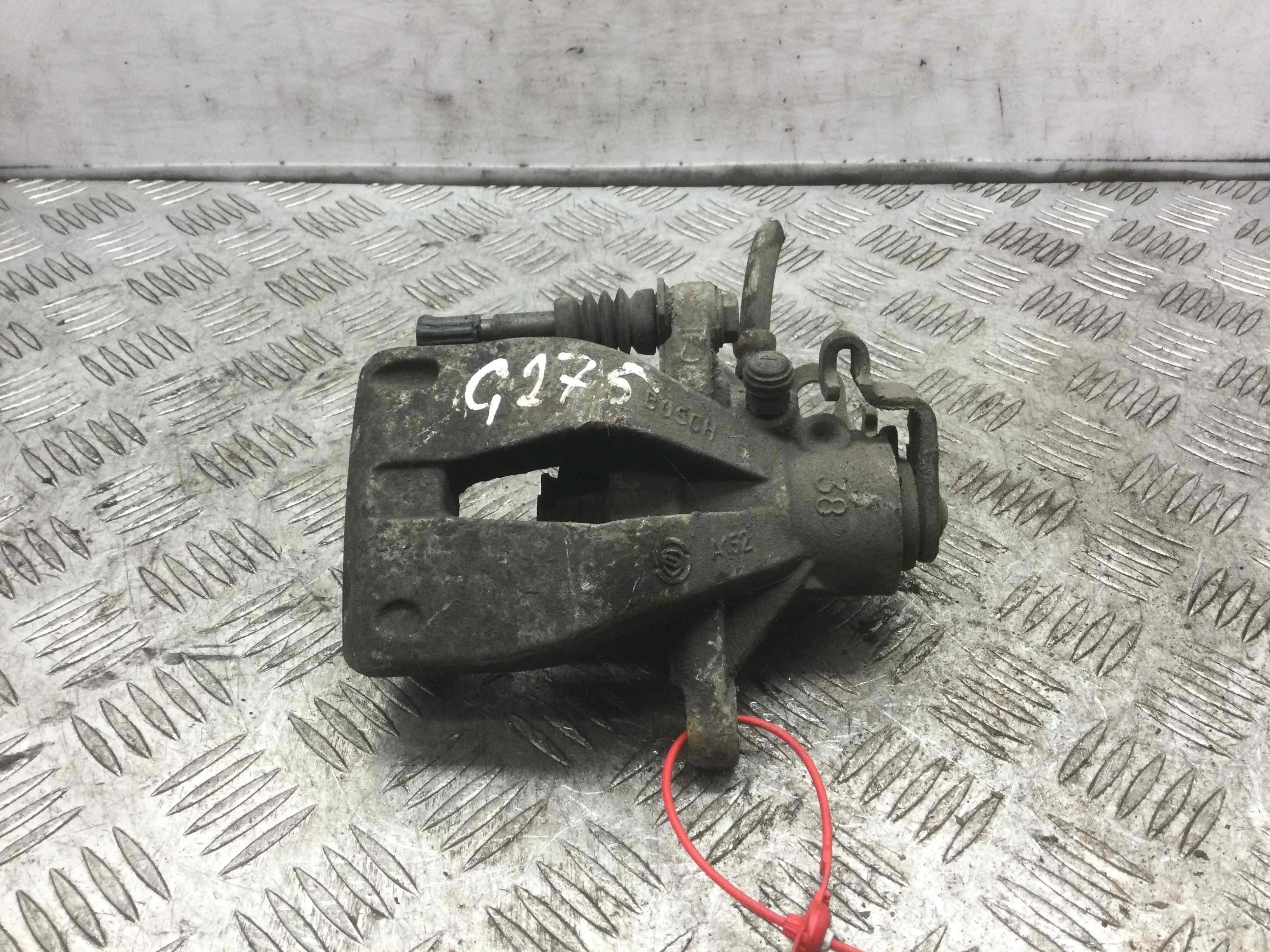 Суппорт задний левый Audi A4 B5 (1994-1999) дизель 2.5 TDI Автомат Седан