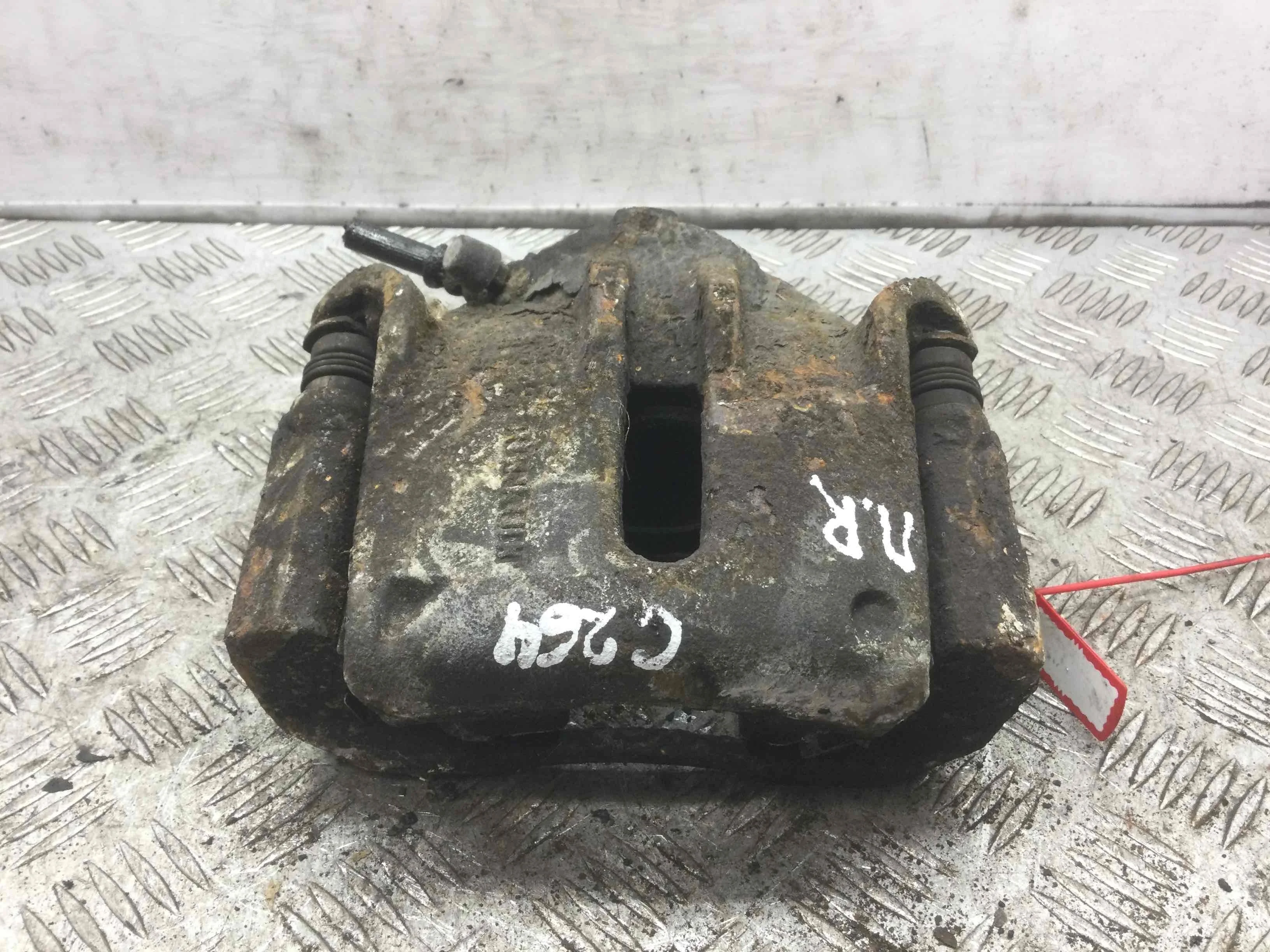 Суппорт передний правый Renault Megane 2 поколение (2002-2006) бензин 2.0 i Механика Х/б