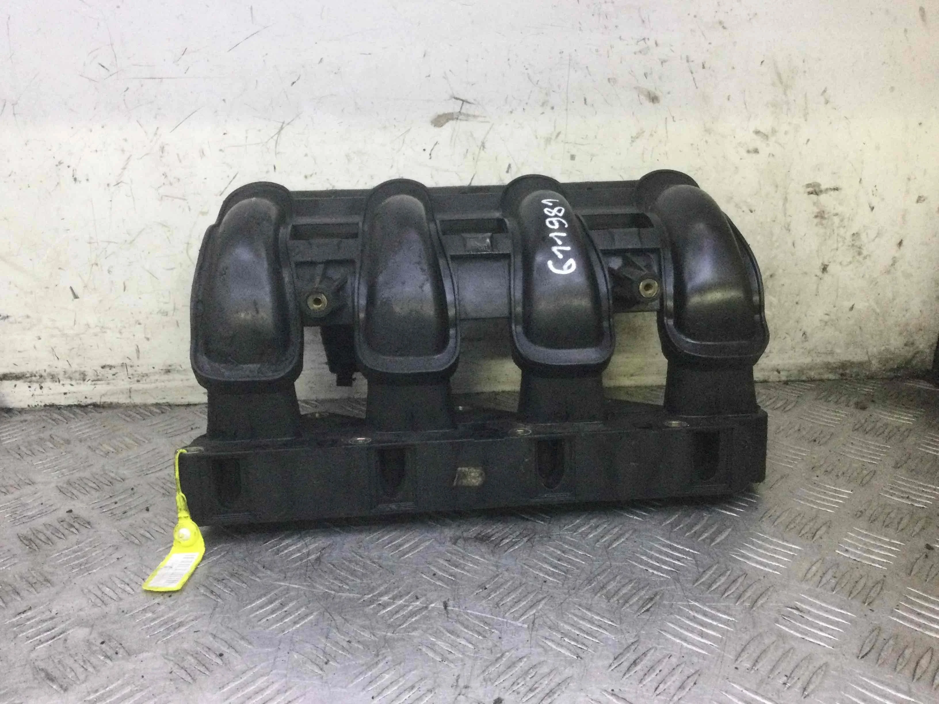 Коллектор впускной Mercedes Sprinter Sprinter I (w901,w902,w903,w904) 1995 - 2006 дизель 2.2 CDI Механика Микроавтобус