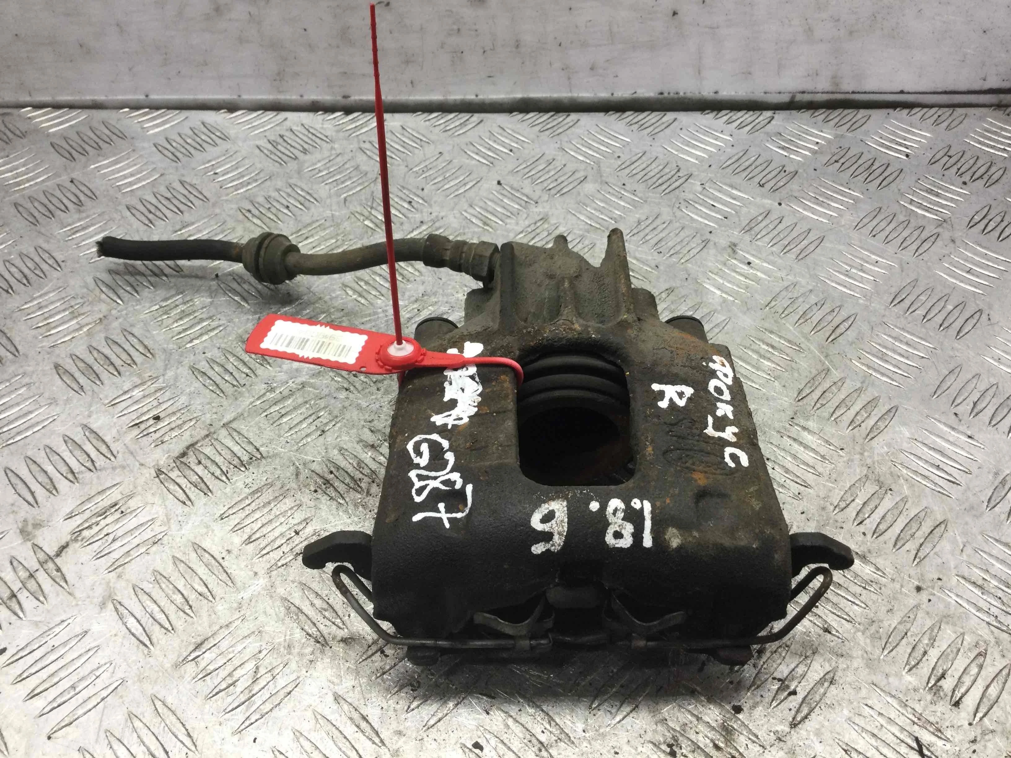 Суппорт передний правый Ford Focus 1 поколение [рестайлинг] (2001-2005) бензин 1.8 i Механика Седан