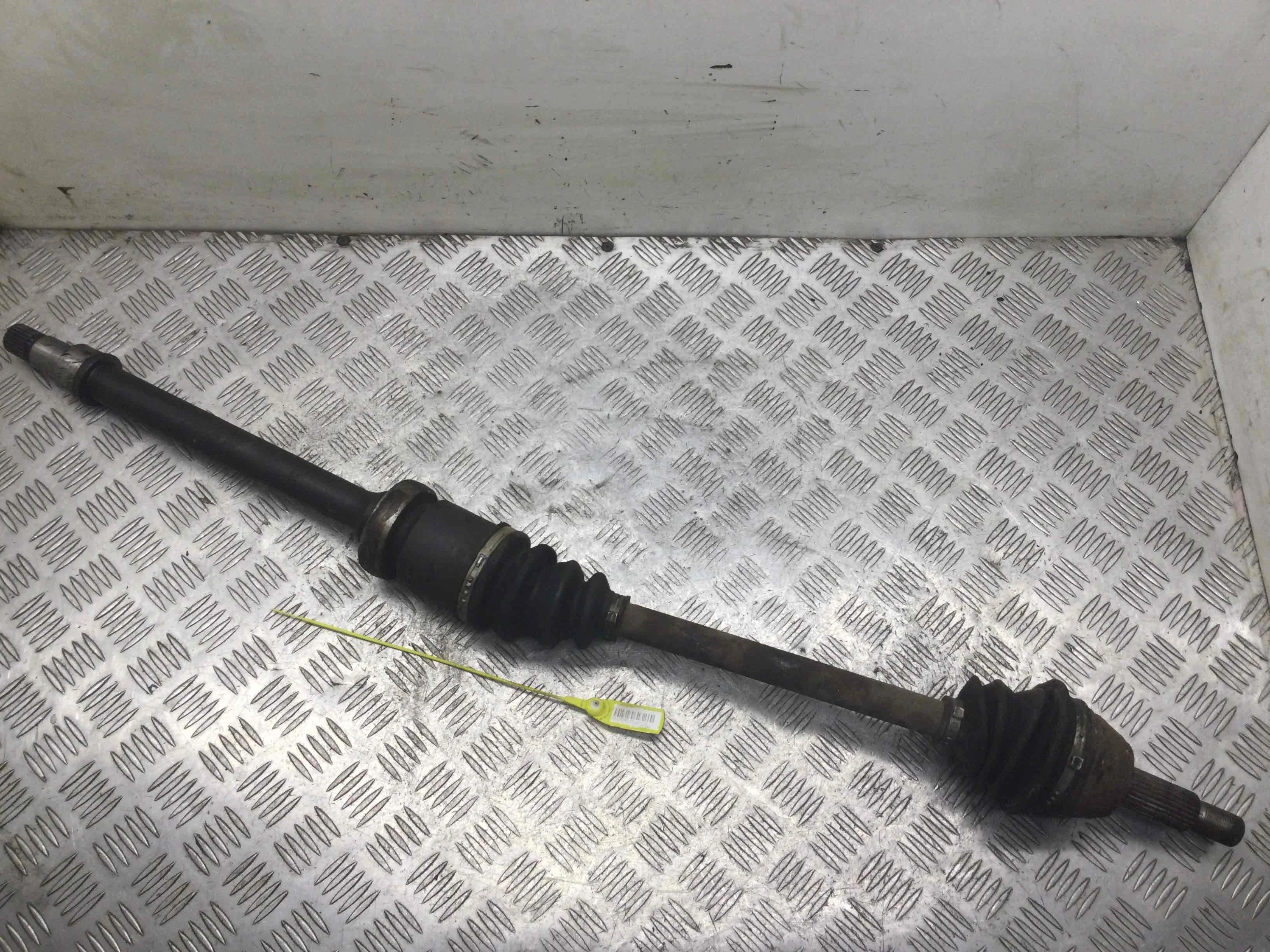 Полуось передняя правая (приводной вал, ШРУС) Ford Focus 1 поколение (1998-2001) бензин 1.8 i Механика Х/б