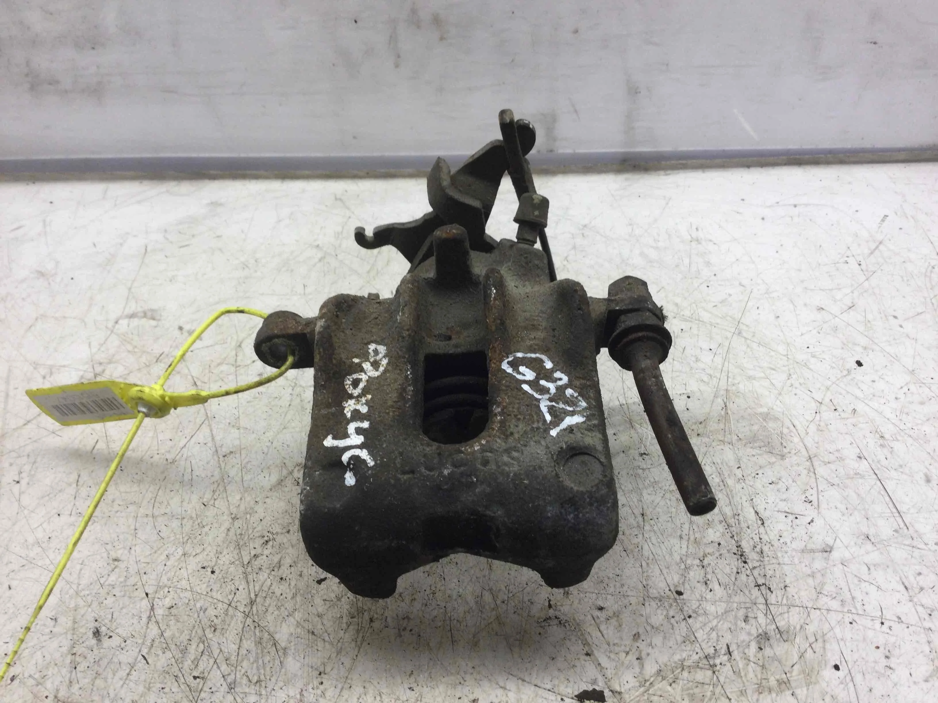 Суппорт задний правый Ford C-MAX 1 поколение (2003-2007) бензин 1.8 i Механика Х/б