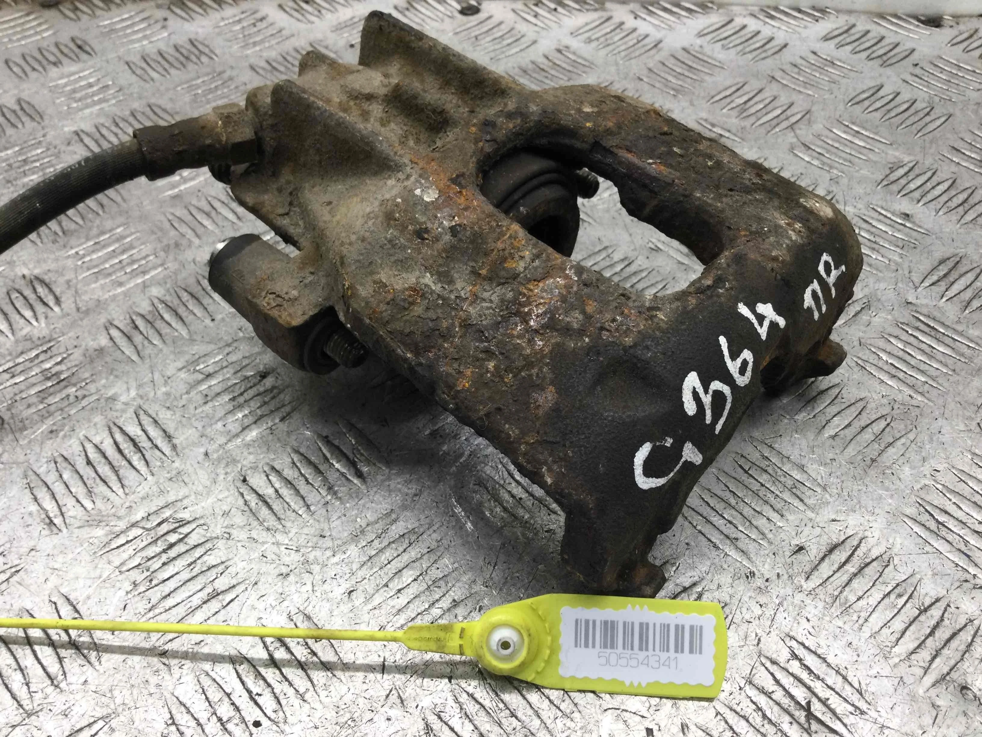 Суппорт передний правый Ford Focus 1 поколение [рестайлинг] (2001-2005) дизель 1.8 TDCi Механика Х/б