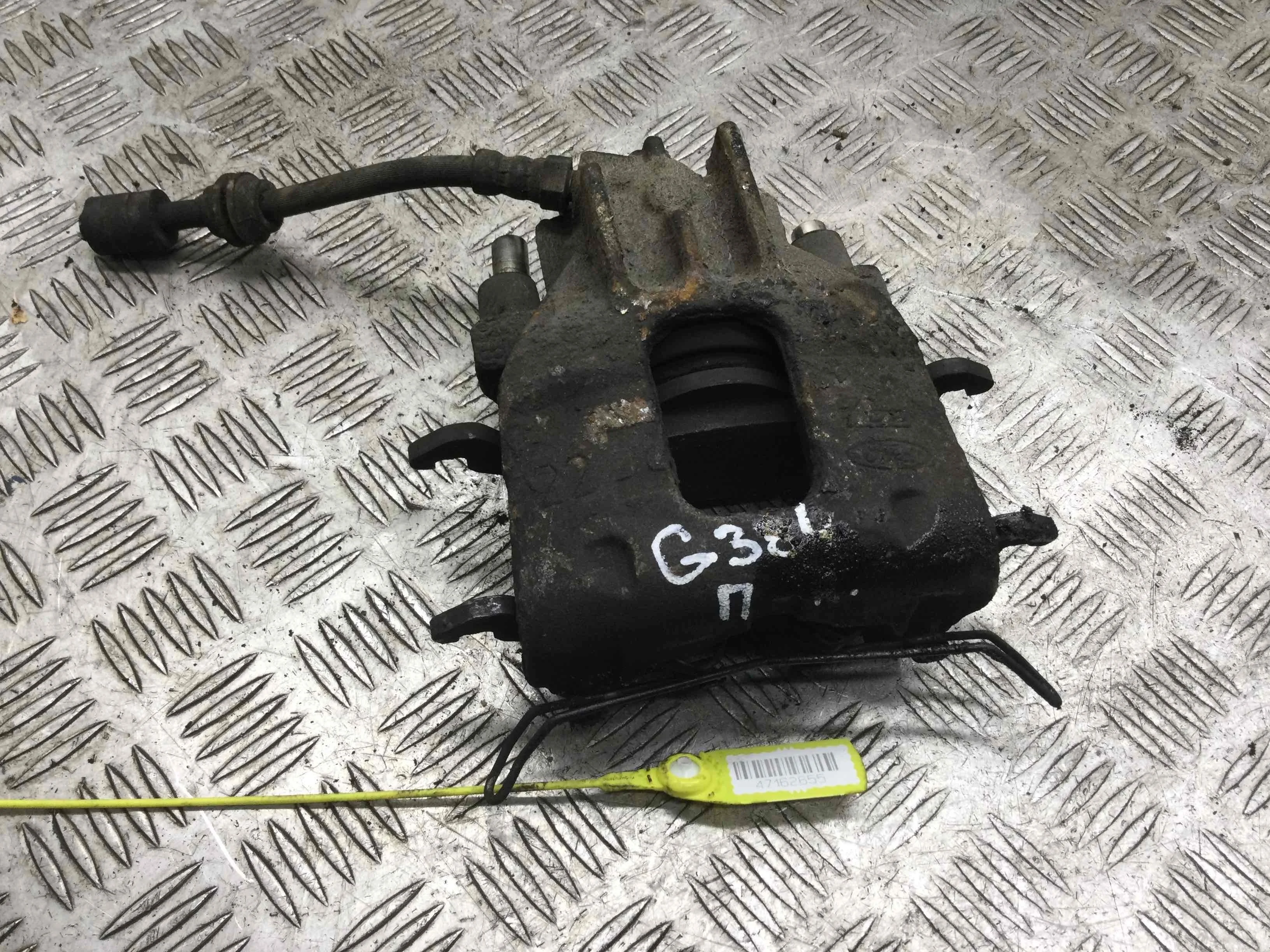 Суппорт передний правый Ford Focus 1 поколение [рестайлинг] (2001-2005) бензин 1.6  Механика Х/б