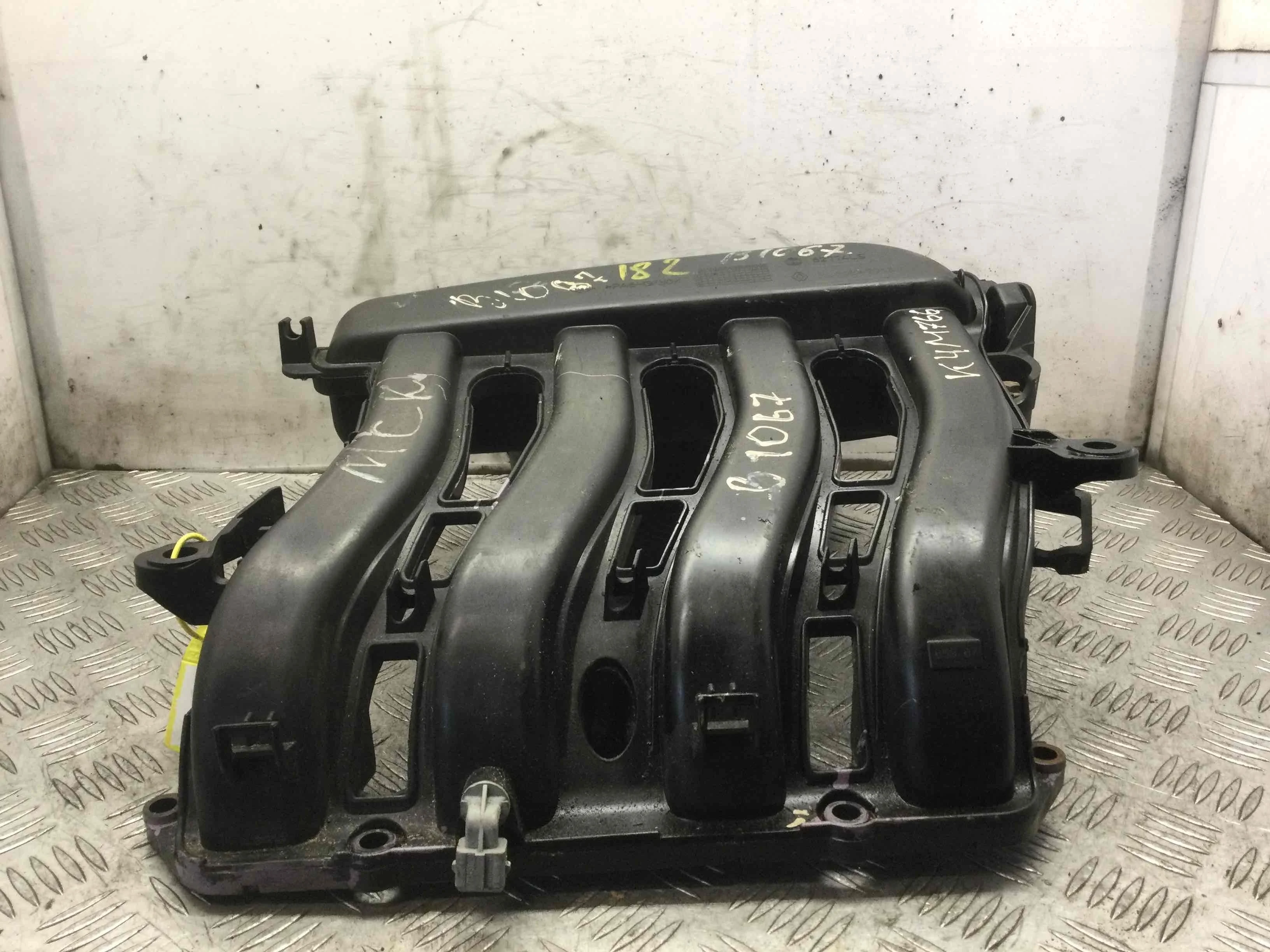 Коллектор впускной Renault Megane Megane II (KM,LM) 2003 - 2009 бензин 1.6 i Механика Х/б