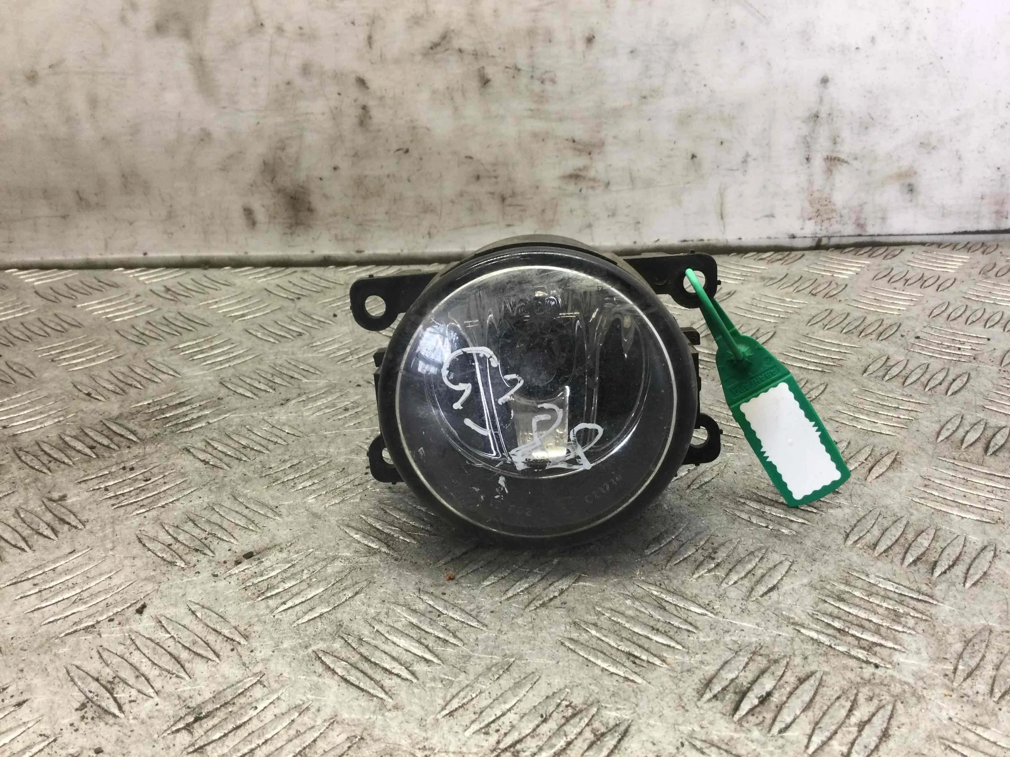 Фара противотуманная левая Renault Megane Megane II (KM,LM) 2003 - 2009 бензин 2.0 i Механика Седан