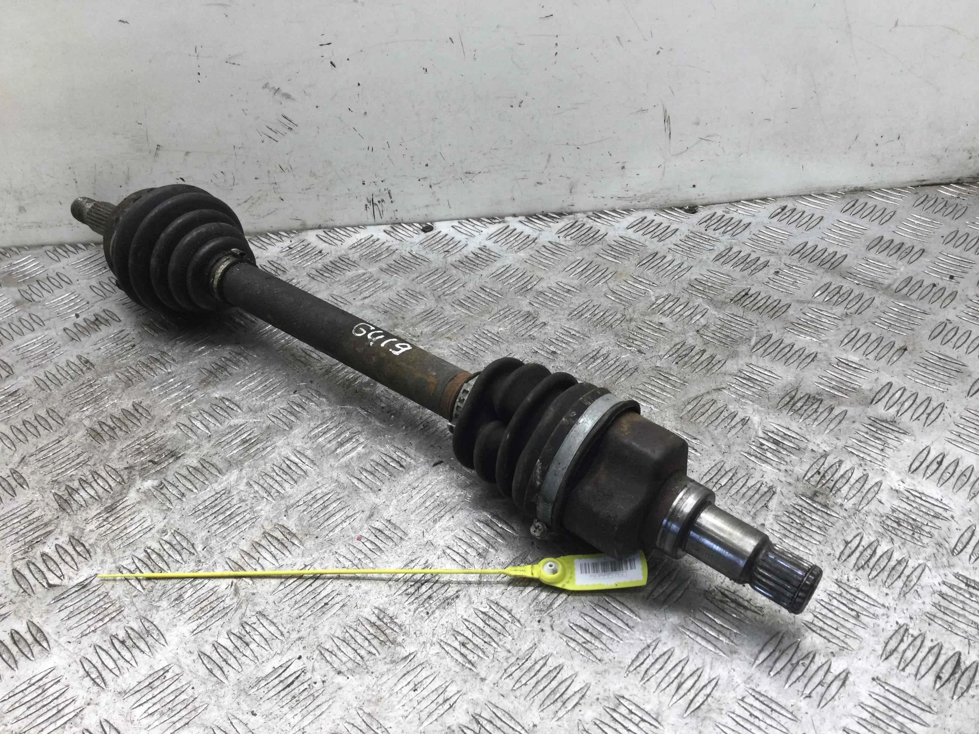 Полуось передняя левая (приводной вал, ШРУС) Ford Focus 1 поколение (1998-2001) бензин 1.8  Механика Х/б