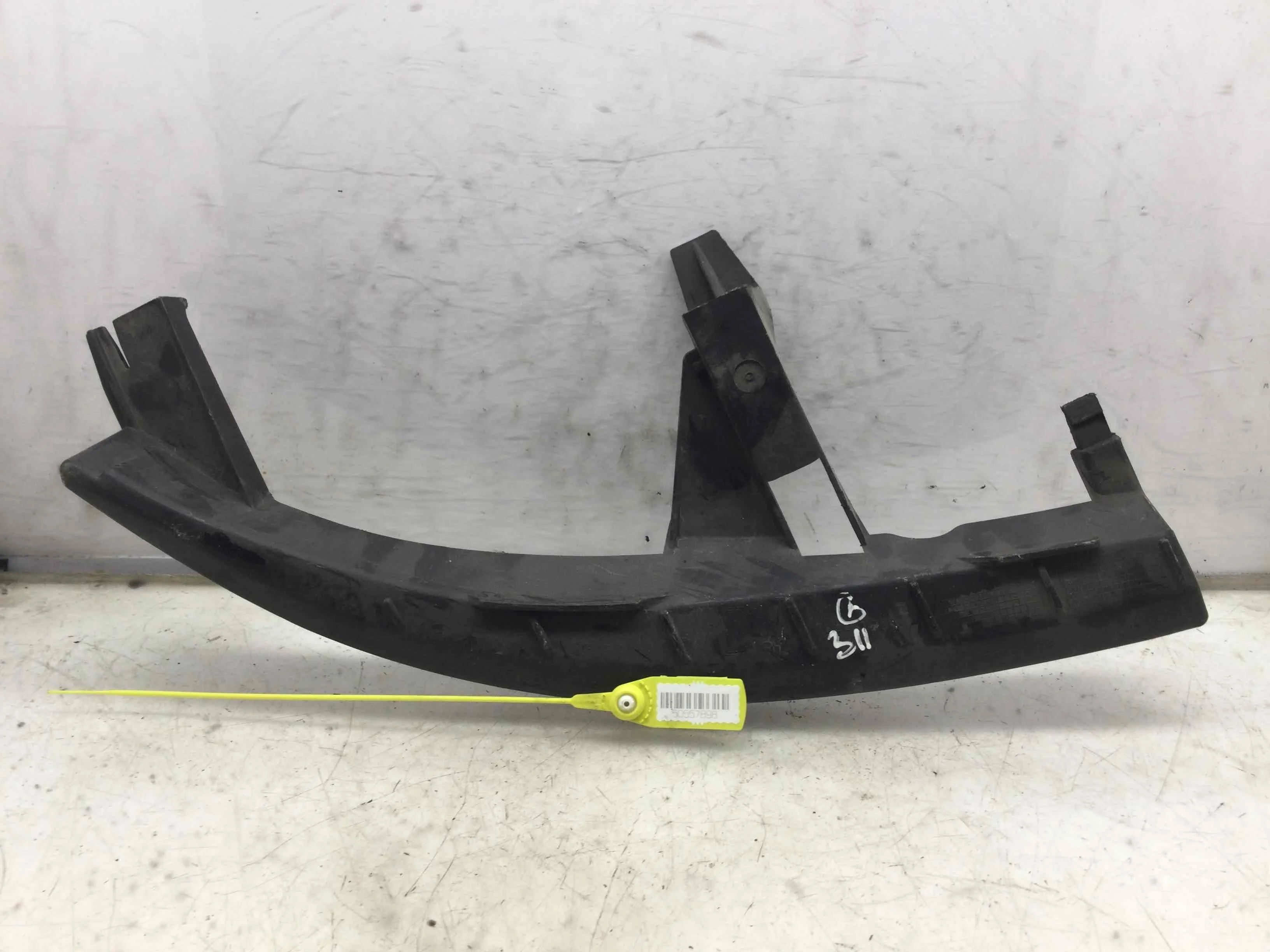 Кронштейн бампера переднего Renault Scenic Scenic II (JM) 2003 - 2009 бензин 1.6  Механика Минивэн