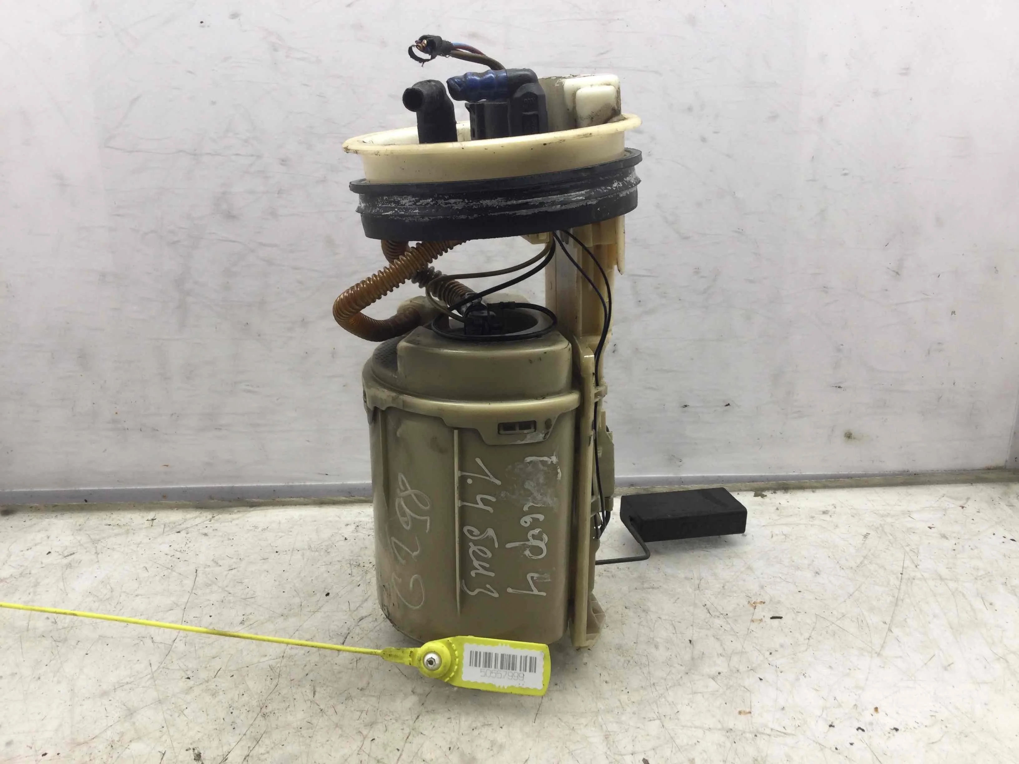 Насос топливный Volkswagen Golf 4 поколение (1997-2004) бензин 1.4 i Механика Х/б