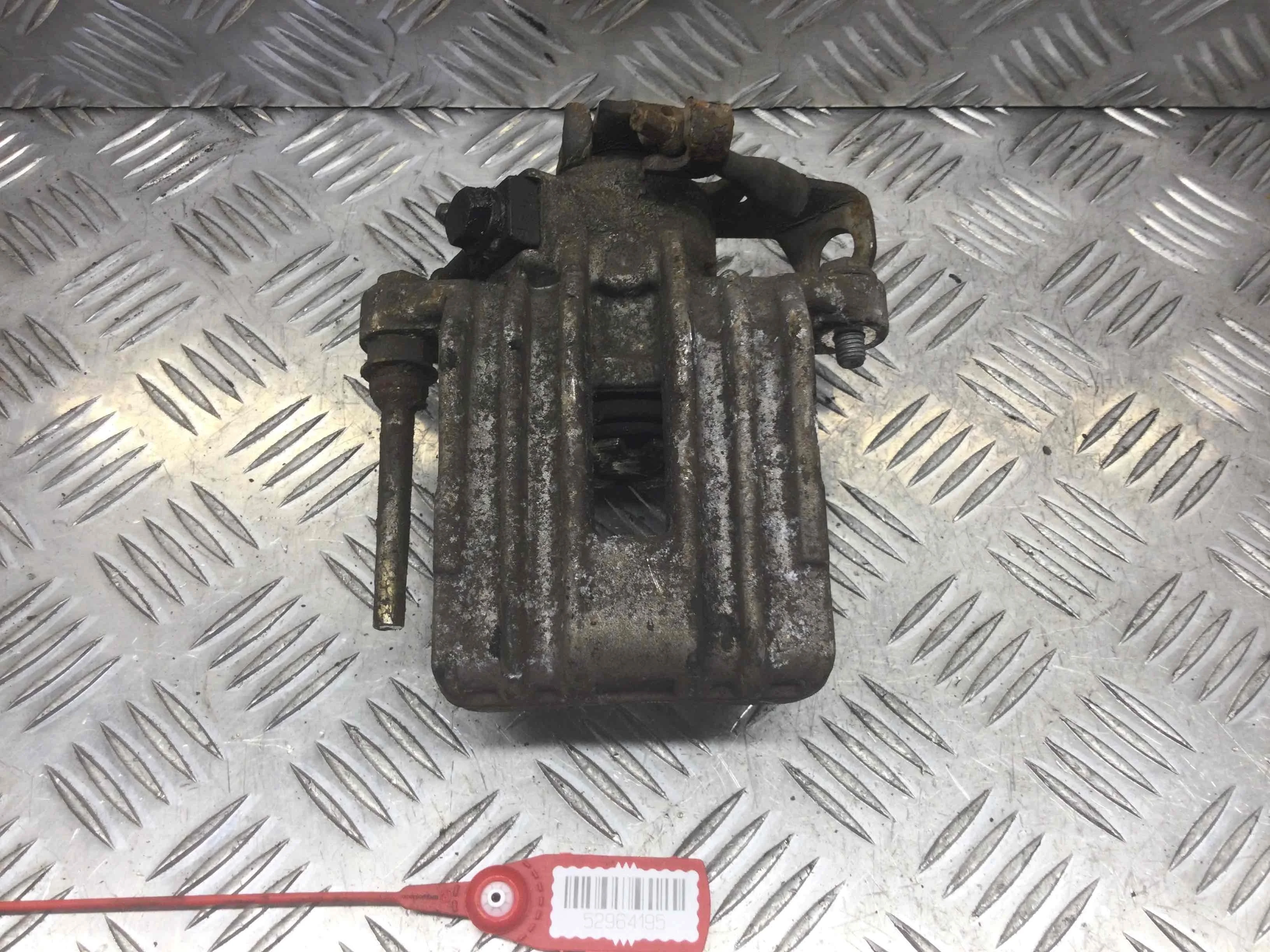 Суппорт задний левый Audi A3 8L (1996-2000) бензин 1.6 i Механика Х/б