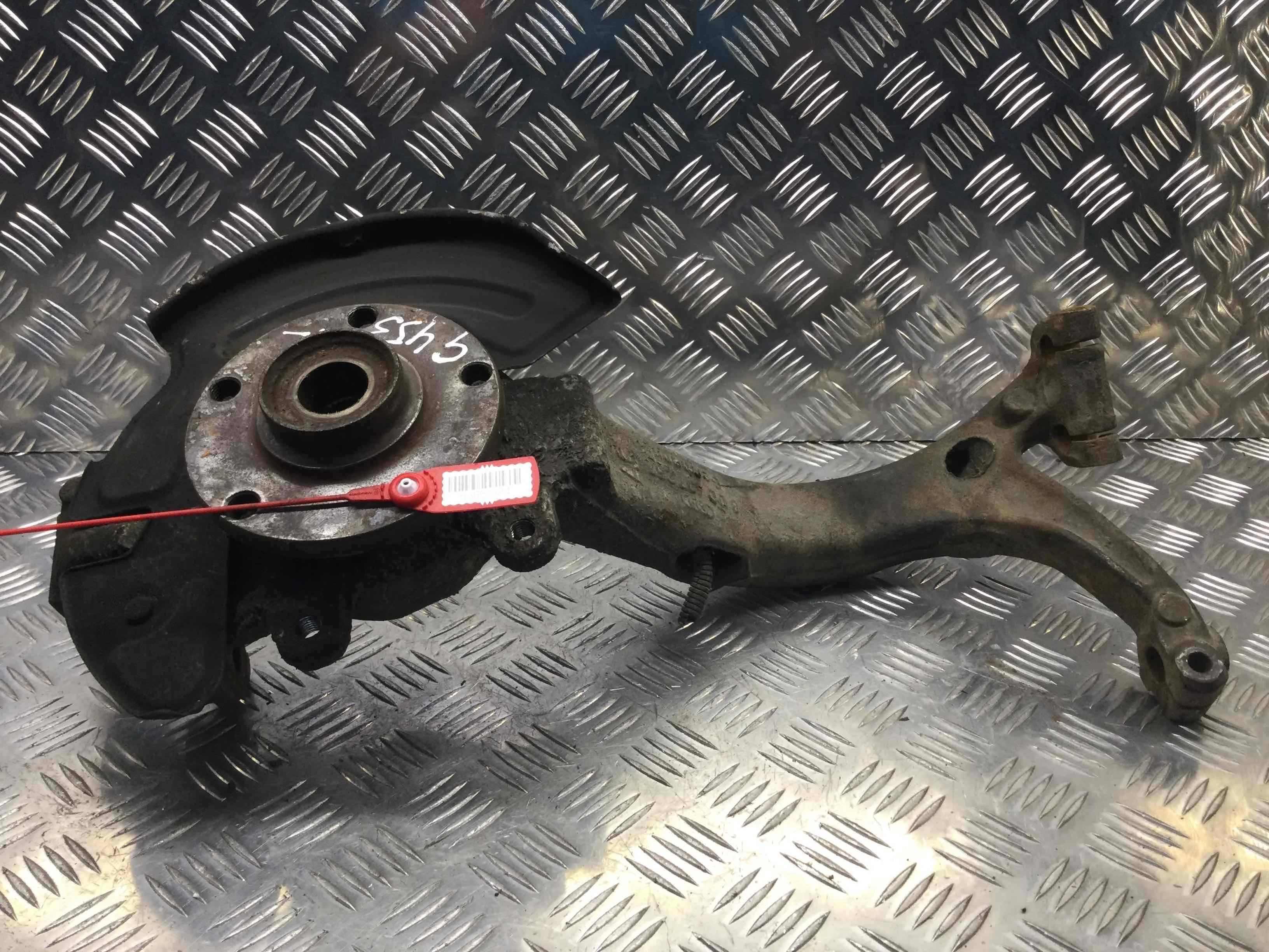 Ступица передняя левая Audi A4 B5 (1994-1999) бензин 1.8  Механика Седан