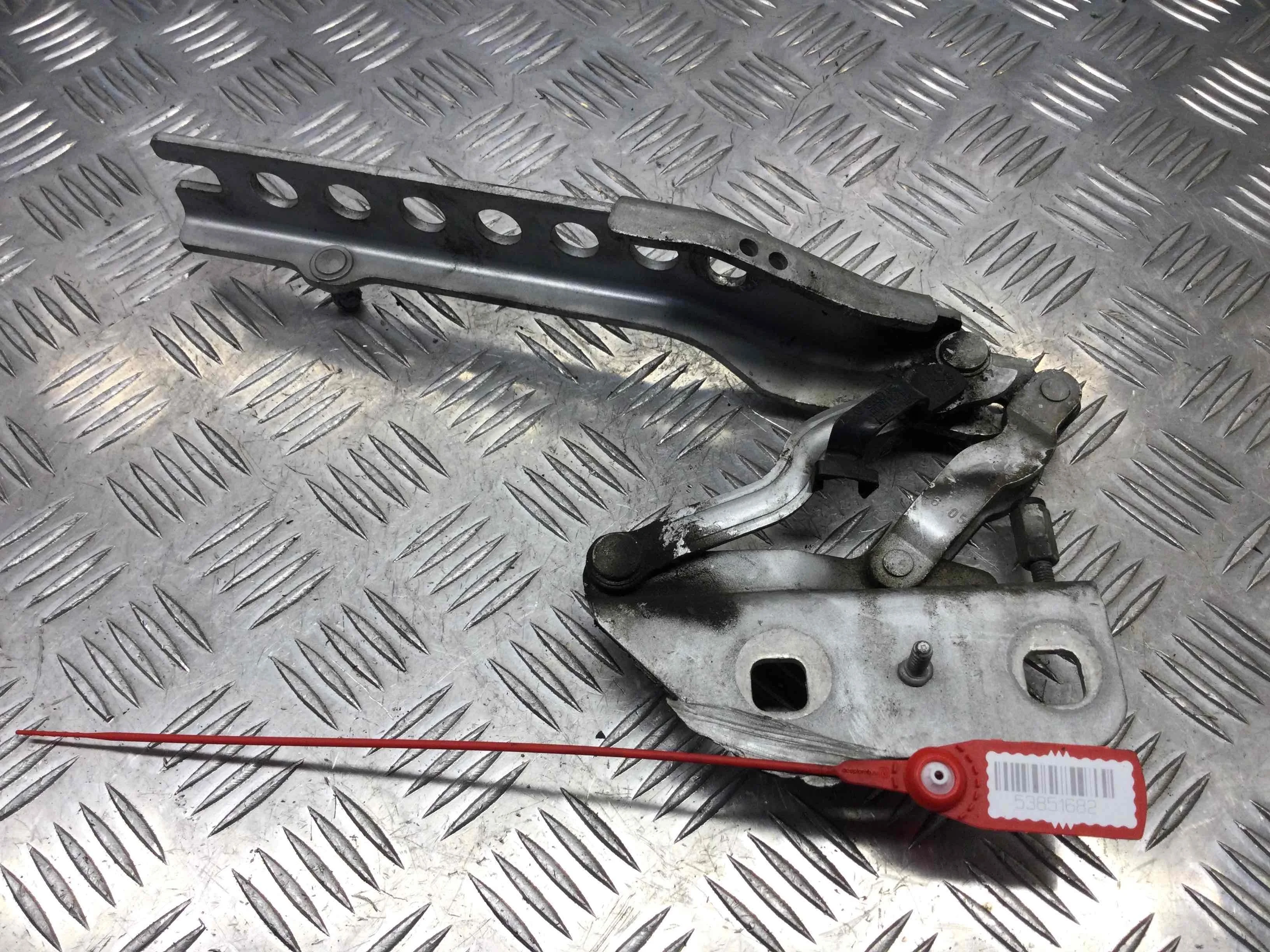 Петля капота правая Audi A8 A8 D3 (4E2) 2002 - 2010 дизель 4.2 TDI Автомат Седан