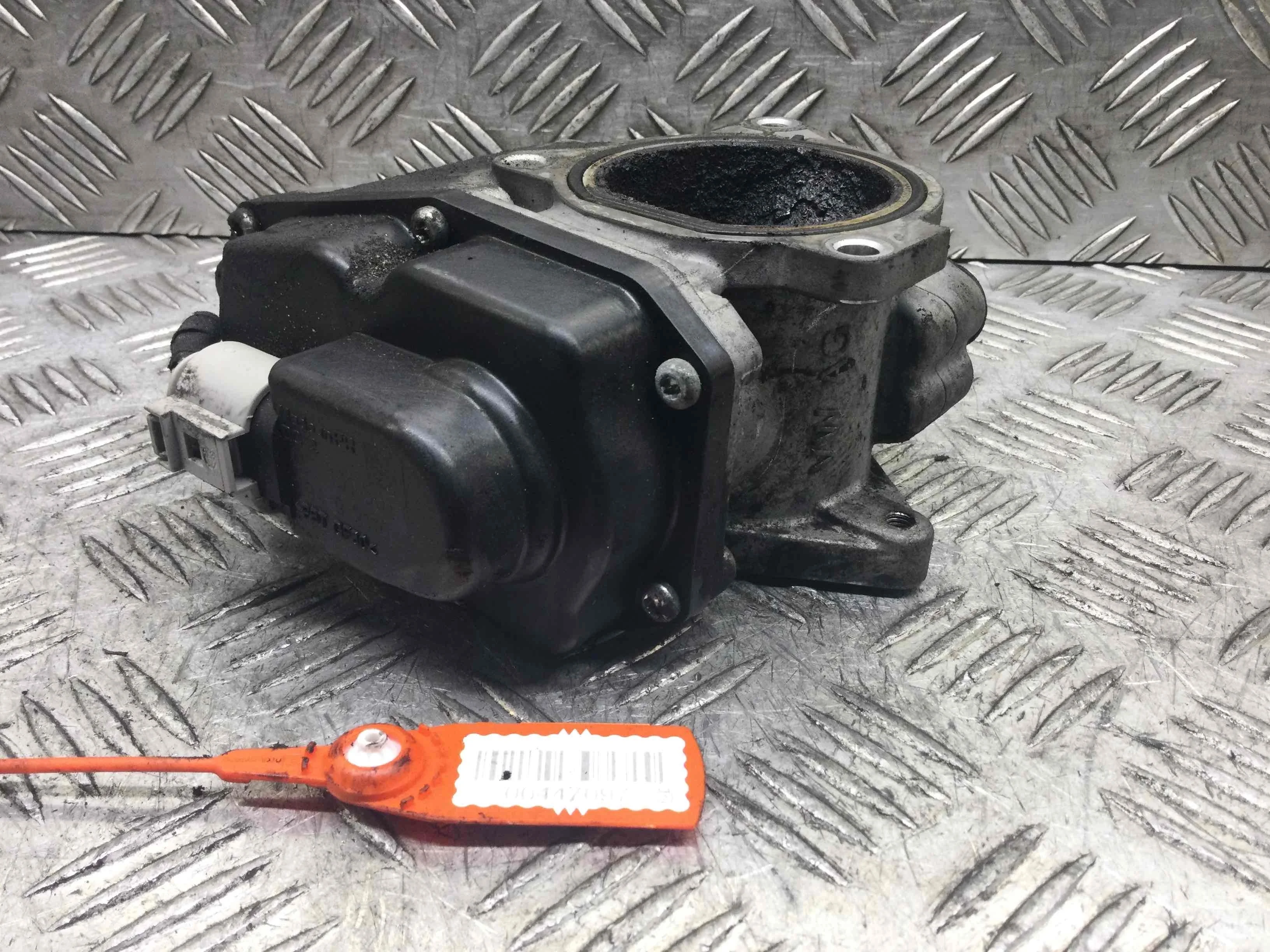 Клапан EGR Volkswagen Passat B6 (2005-2010) дизель 2.0 TDI Механика Универсал