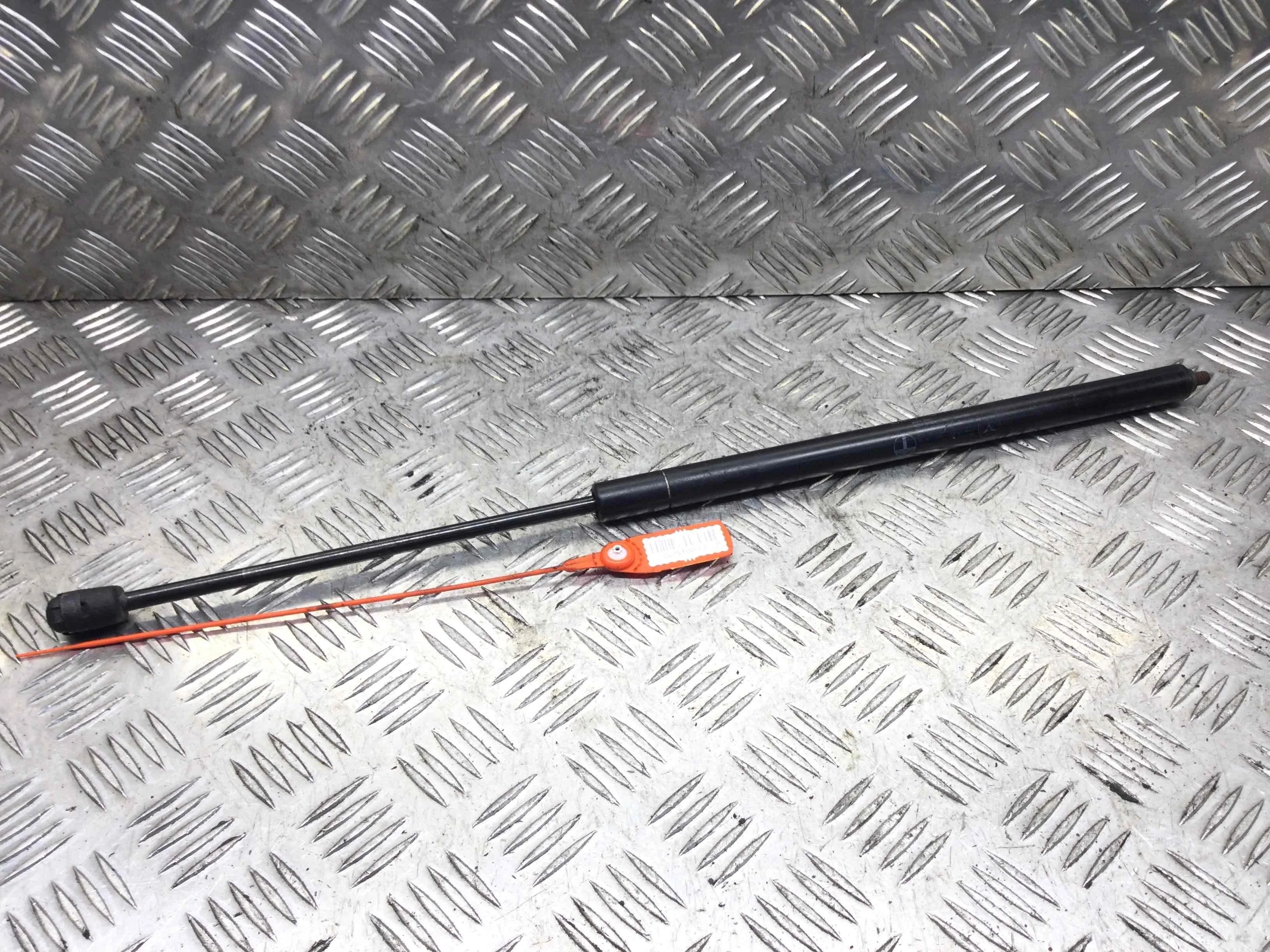 Амортизатор капота Mercedes C-klasse W203/S203/CL203 [рестайлинг] (2004-2007) дизель 2.2 CDI Автомат Универсал