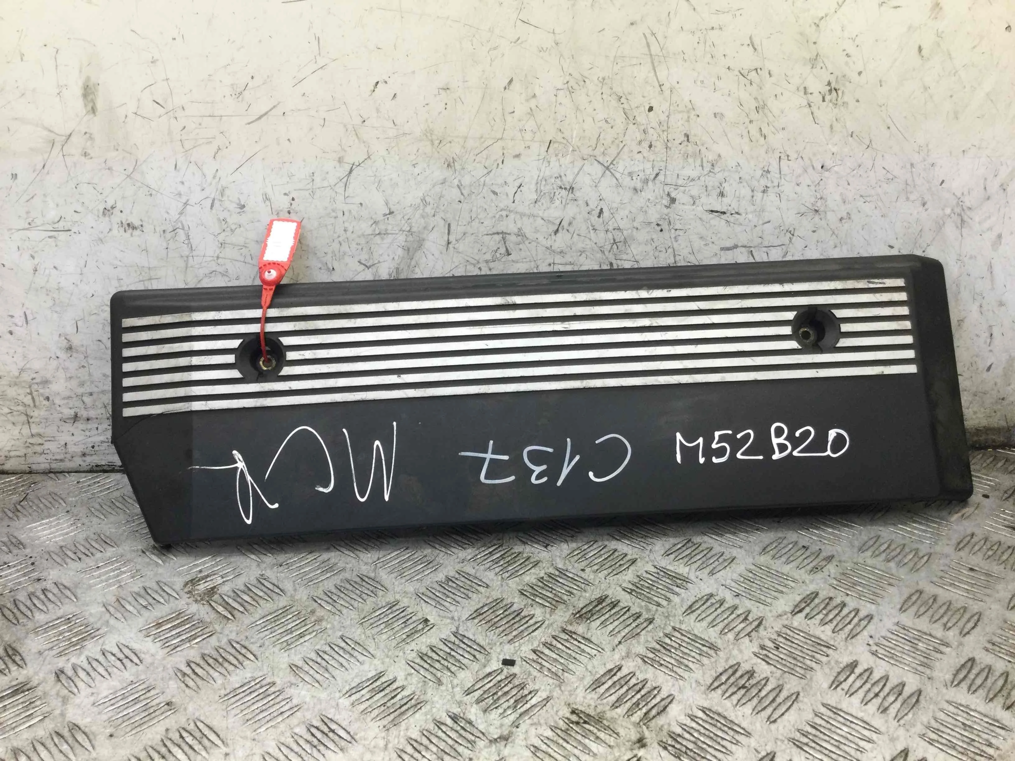 Декоративная крышка двигателя BMW 5-Series 5-Series E39 1995 - 2004 бензин 2.0 i Механика Универсал