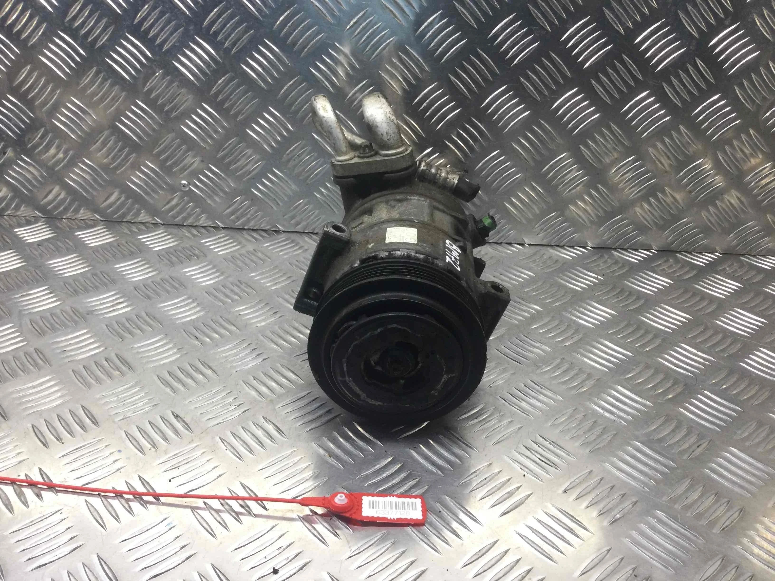 Компрессор кондиционера Opel Astra Astra J 2009-2015 бензин 1.4 i Механика Х/б