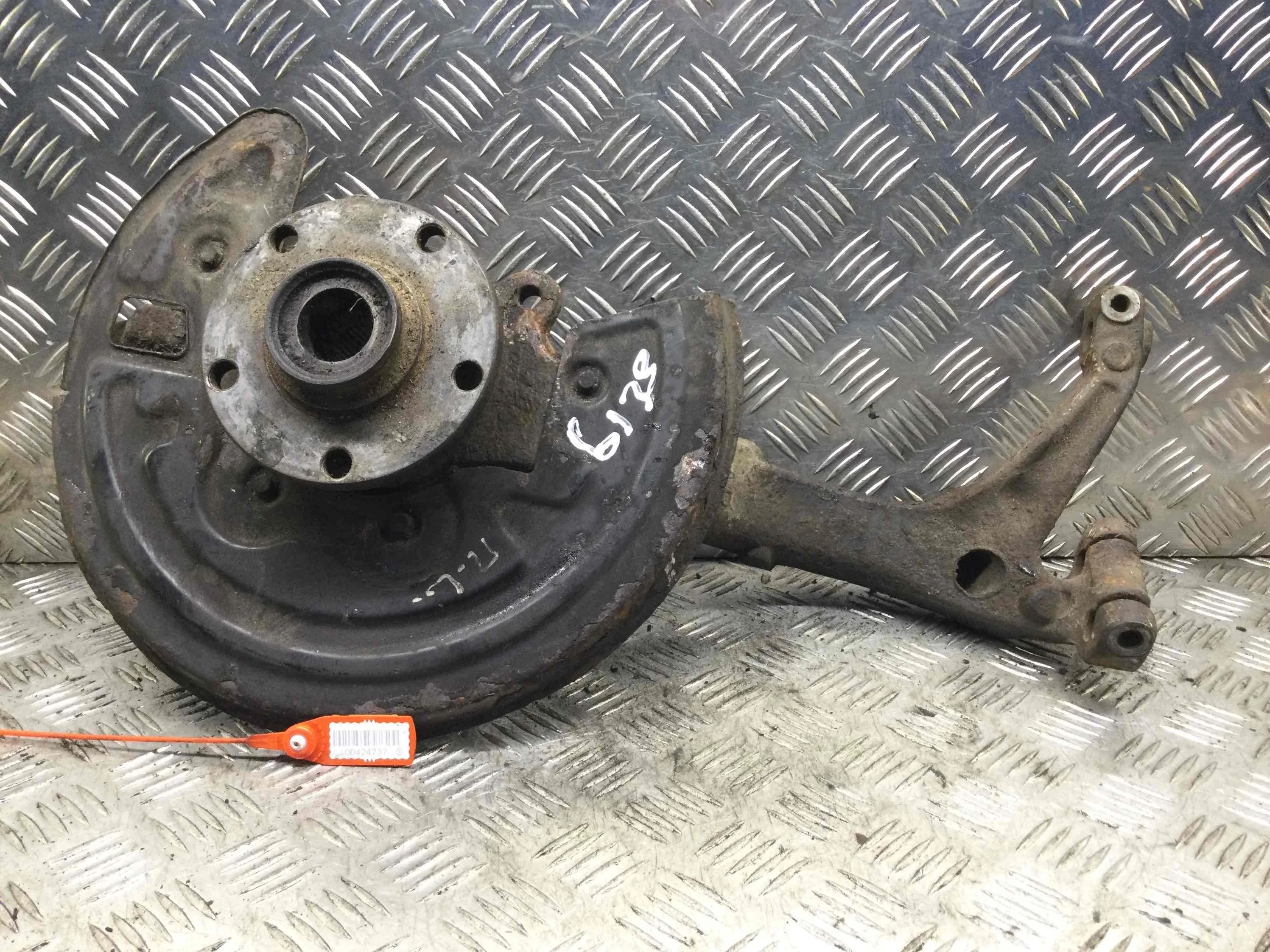 Ступица передняя правая Audi A4 B5 (1994-1999) бензин 1.6 i Механика Седан