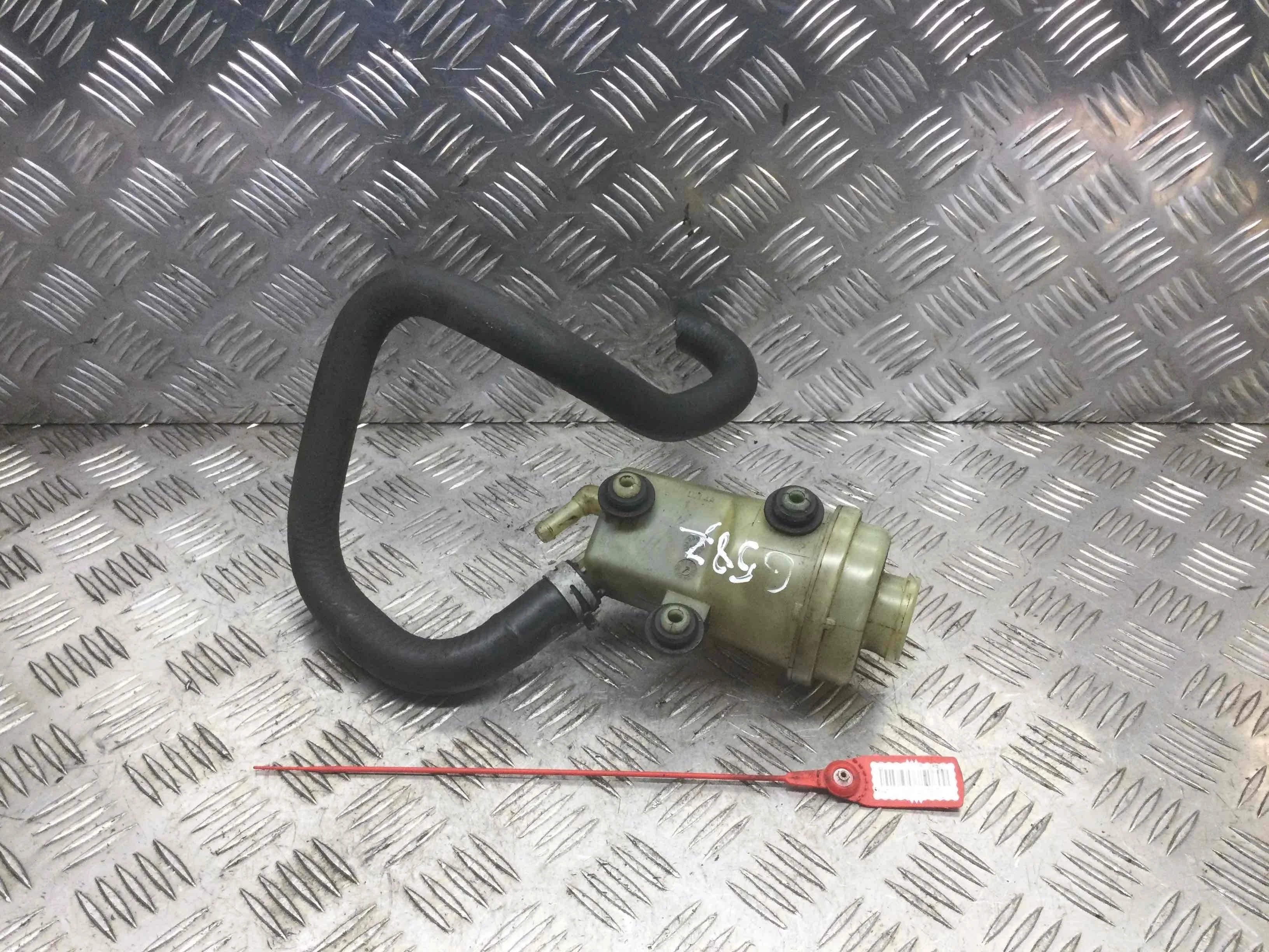 Бачок гидроусилителя Ford Focus 1 поколение [рестайлинг] (2001-2005) бензин 1.6 i Механика Х/б