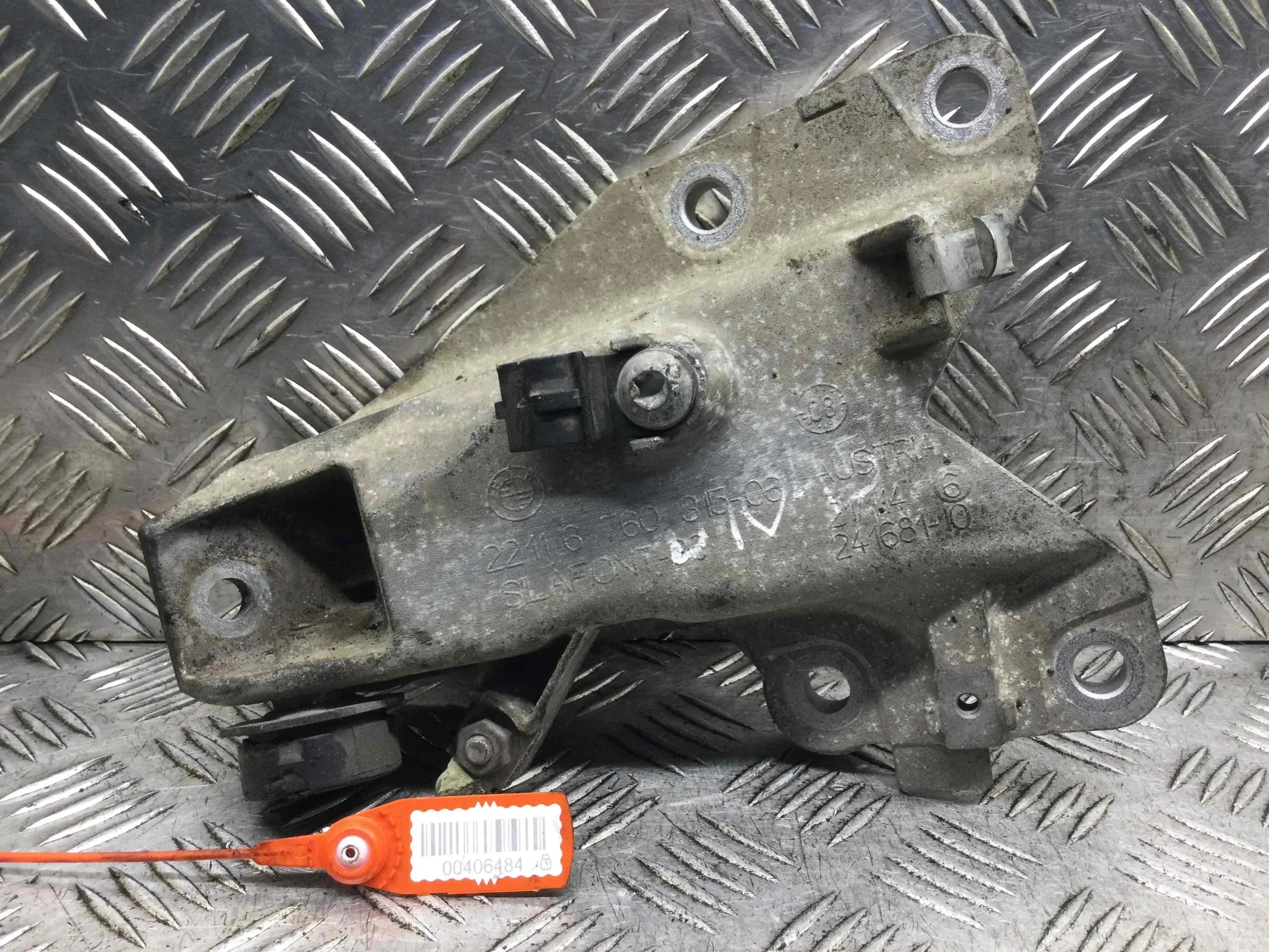 Кронштейн двигателя BMW 5-Series 5-Series E60 2003 - 2009 бензин 3.0 i Механика Седан