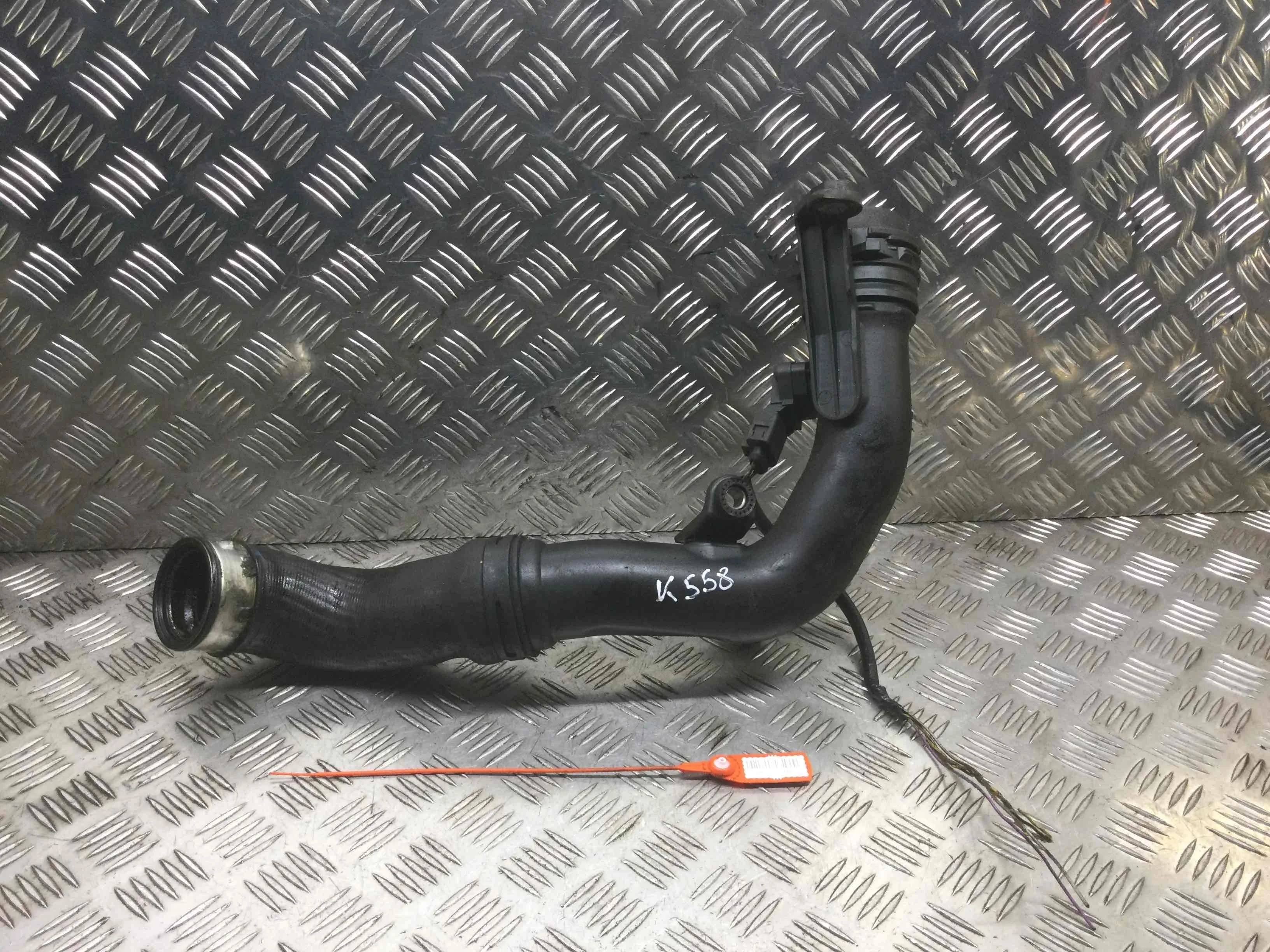 Патрубок интеркулера Volkswagen Passat B6 (2005-2010) дизель 2.0 TDI DSG Седан