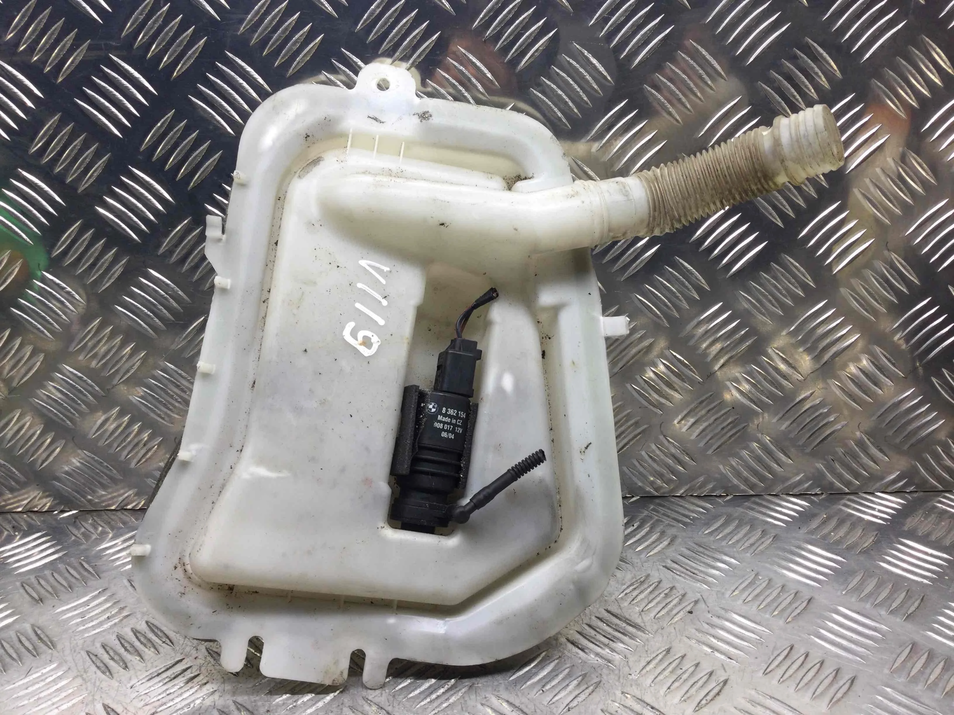 Бачок омывателя BMW 3-Series 3-Series E46 1998 - 2006 дизель 2.0 D Механика Универсал