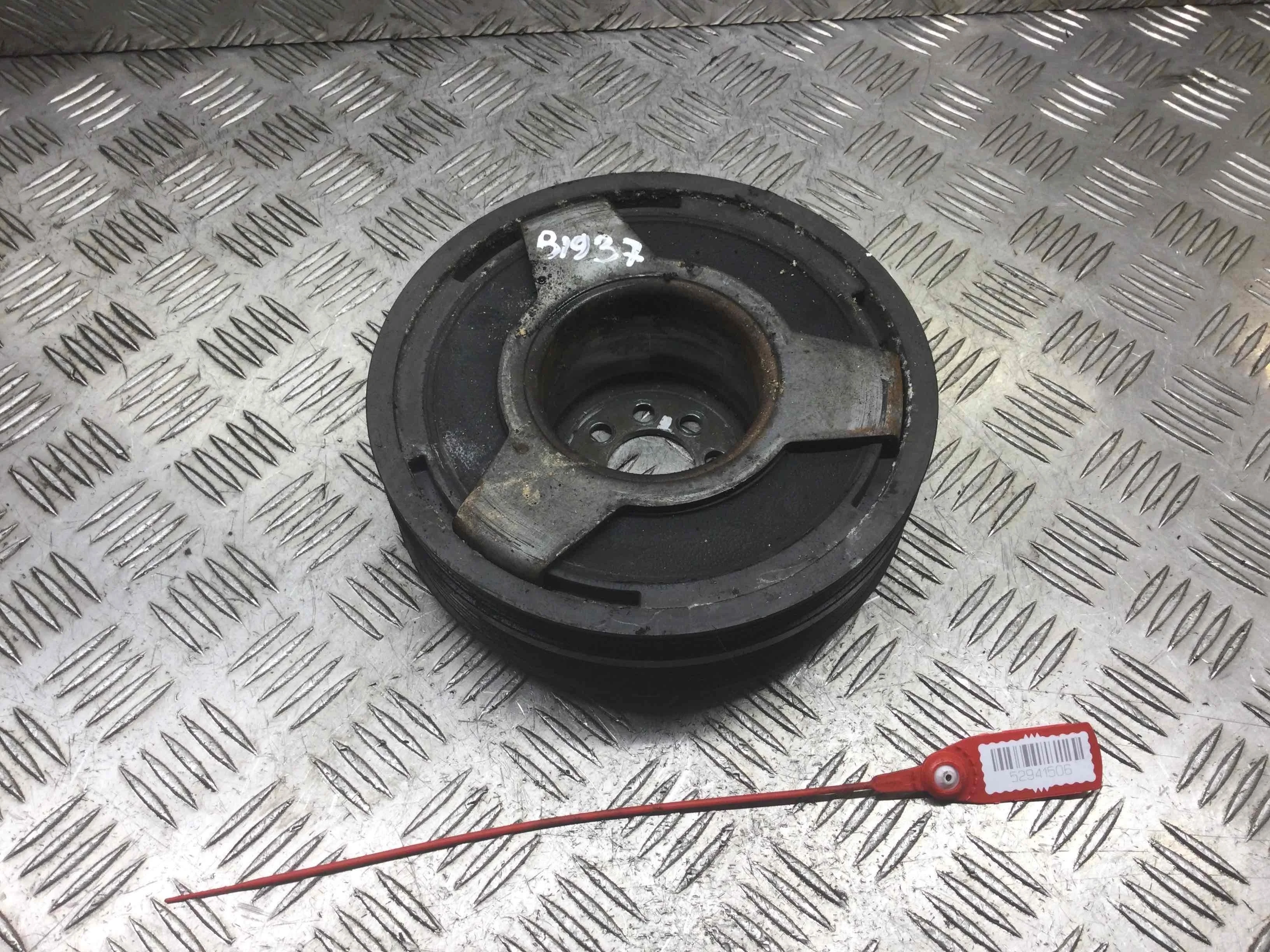 Шкив коленвала Audi A4 B7 (2004-2008) дизель 2.5 TDI Вариатор Седан