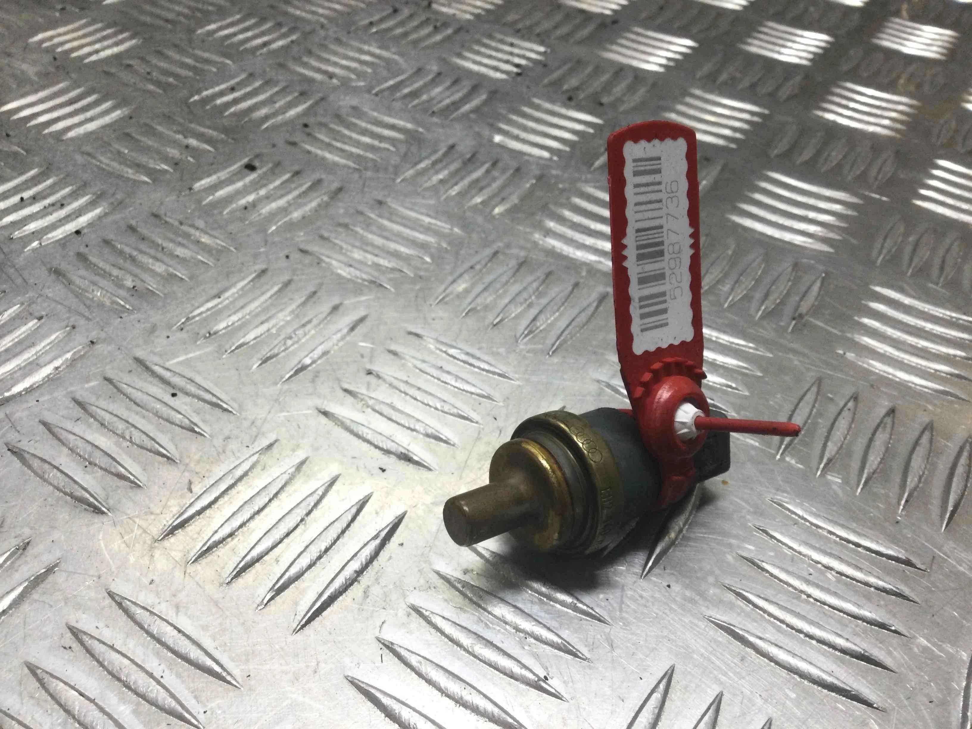 Датчик температуры охлаждающей жидкости Volkswagen Passat B6 (2005-2010) дизель 2.0 TDI Механика Седан