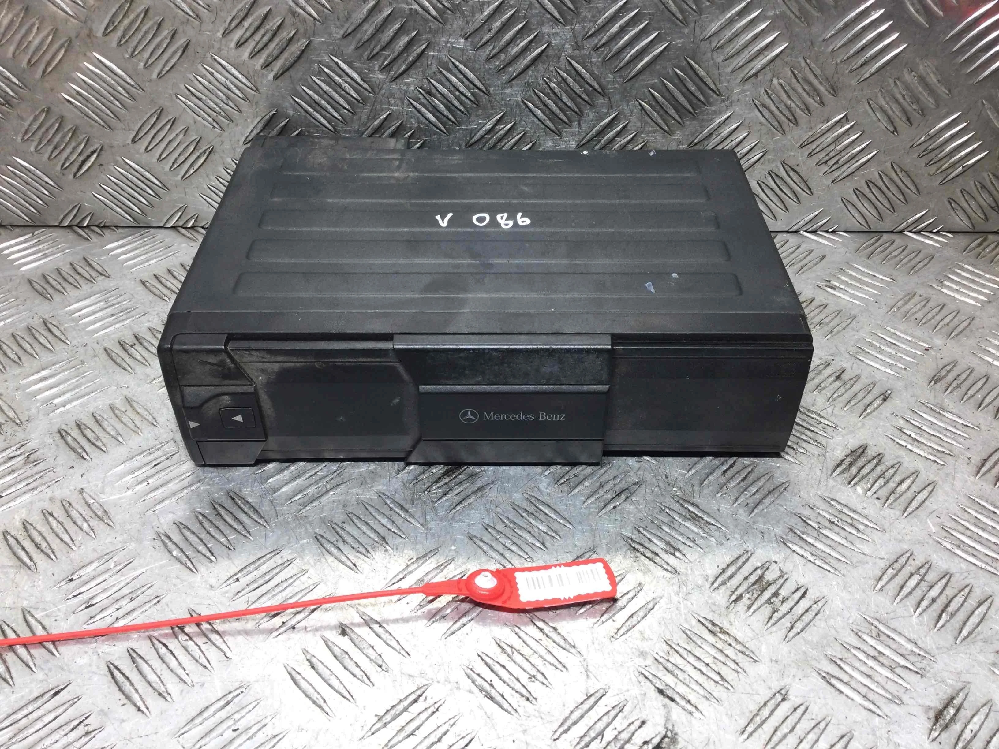 CD-чейнджер Mercedes E-klasse E-klasse (W210) 1995 - 2003 дизель 2.9 TD Автомат Универсал