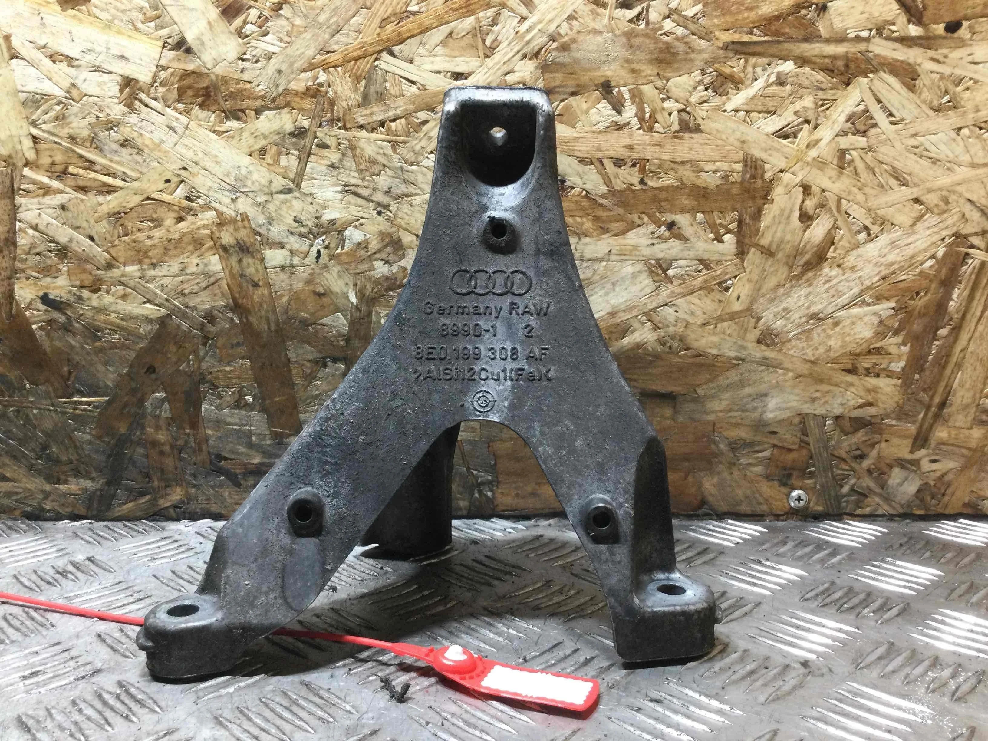 Кронштейн двигателя Audi A6 C6/4F (2004-2008) дизель 2.0 TDI Механика Универсал