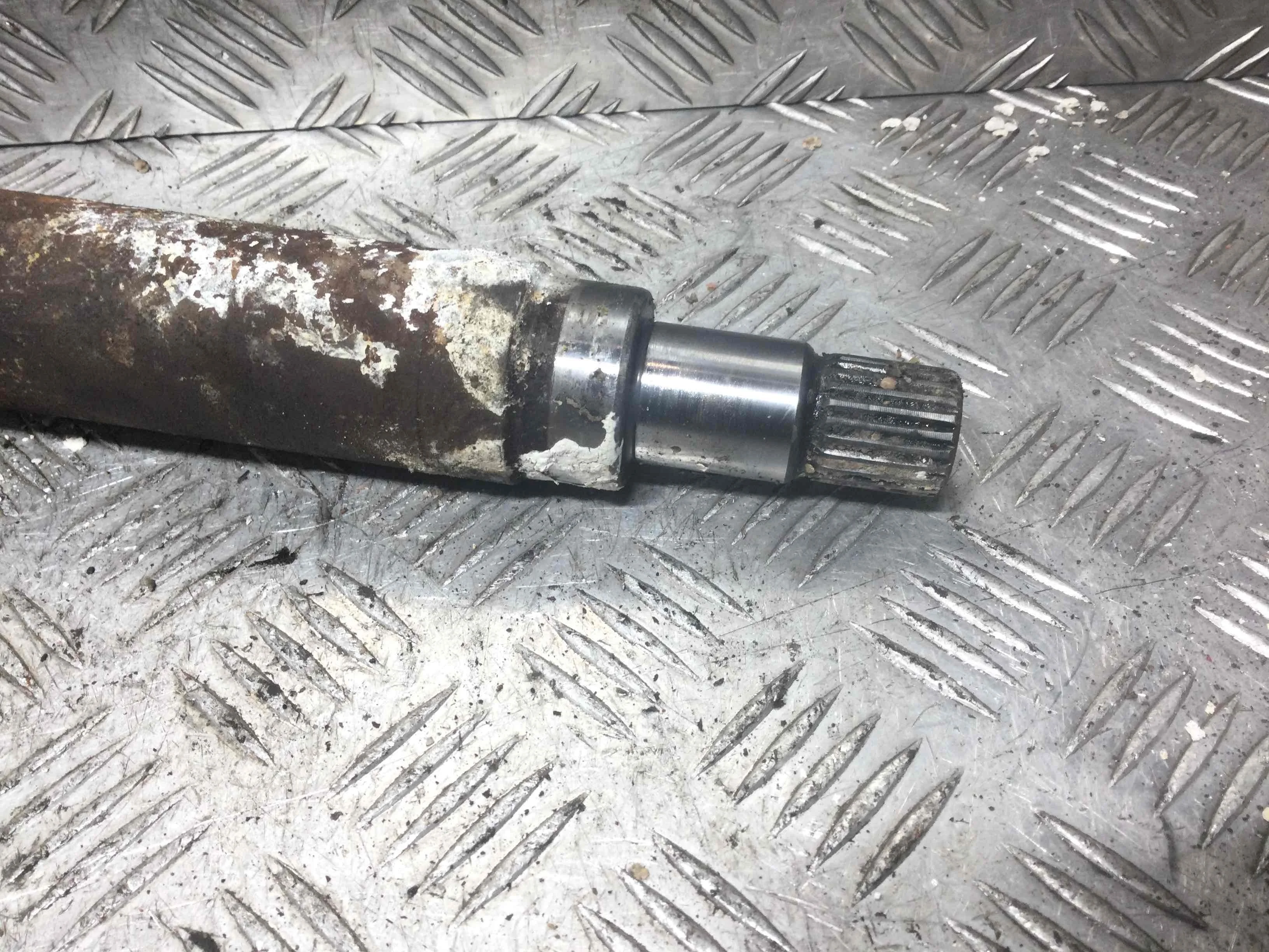 Полуось передняя правая (приводной вал, ШРУС) Ford Focus 1 поколение [рестайлинг] (2001-2005) бензин 1.8 i Механика Х/б