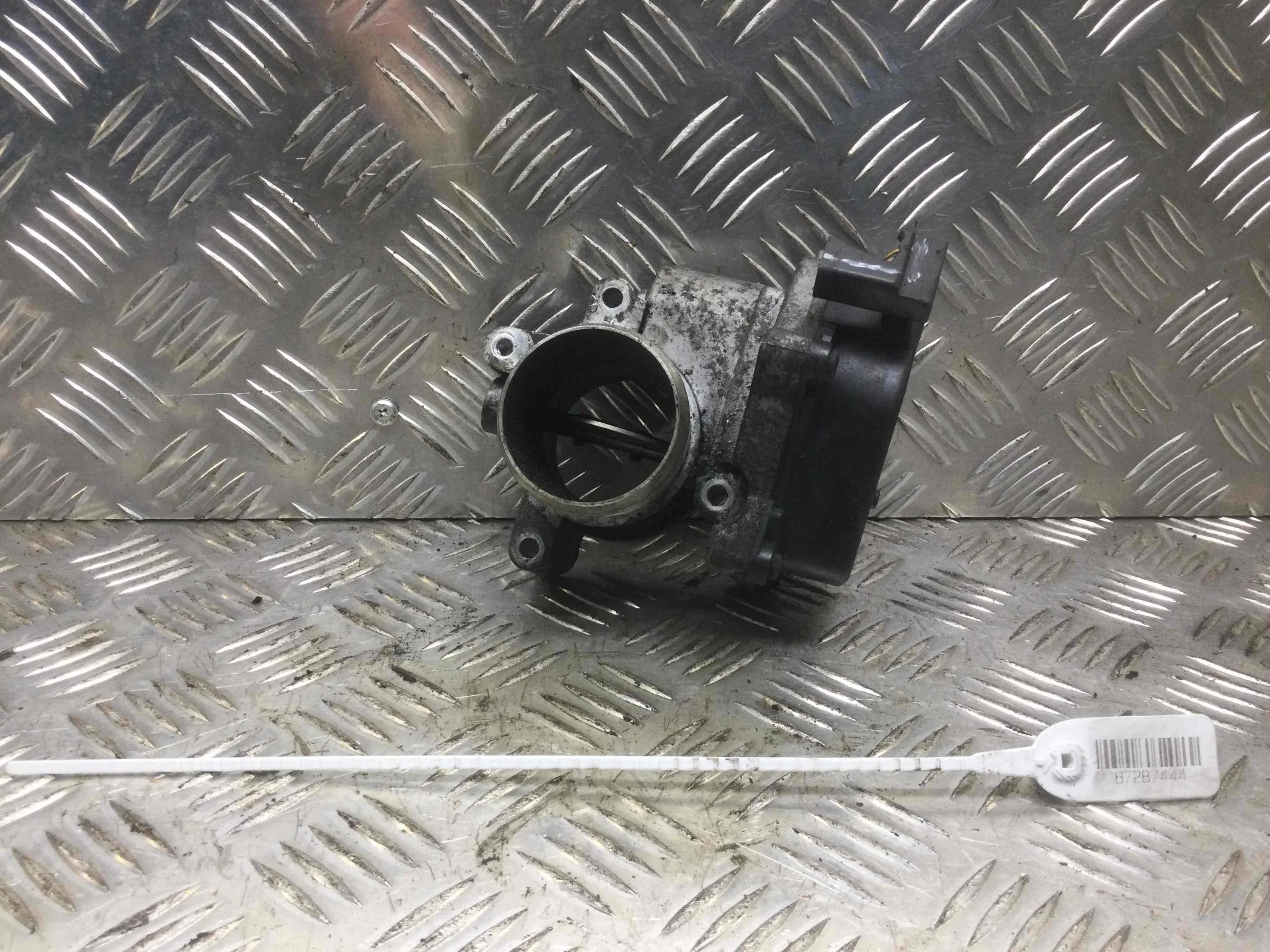 Заслонка дроссельная Volkswagen Golf 5 поколение (2004-2009) дизель 1.6 TDI Механика Х/б