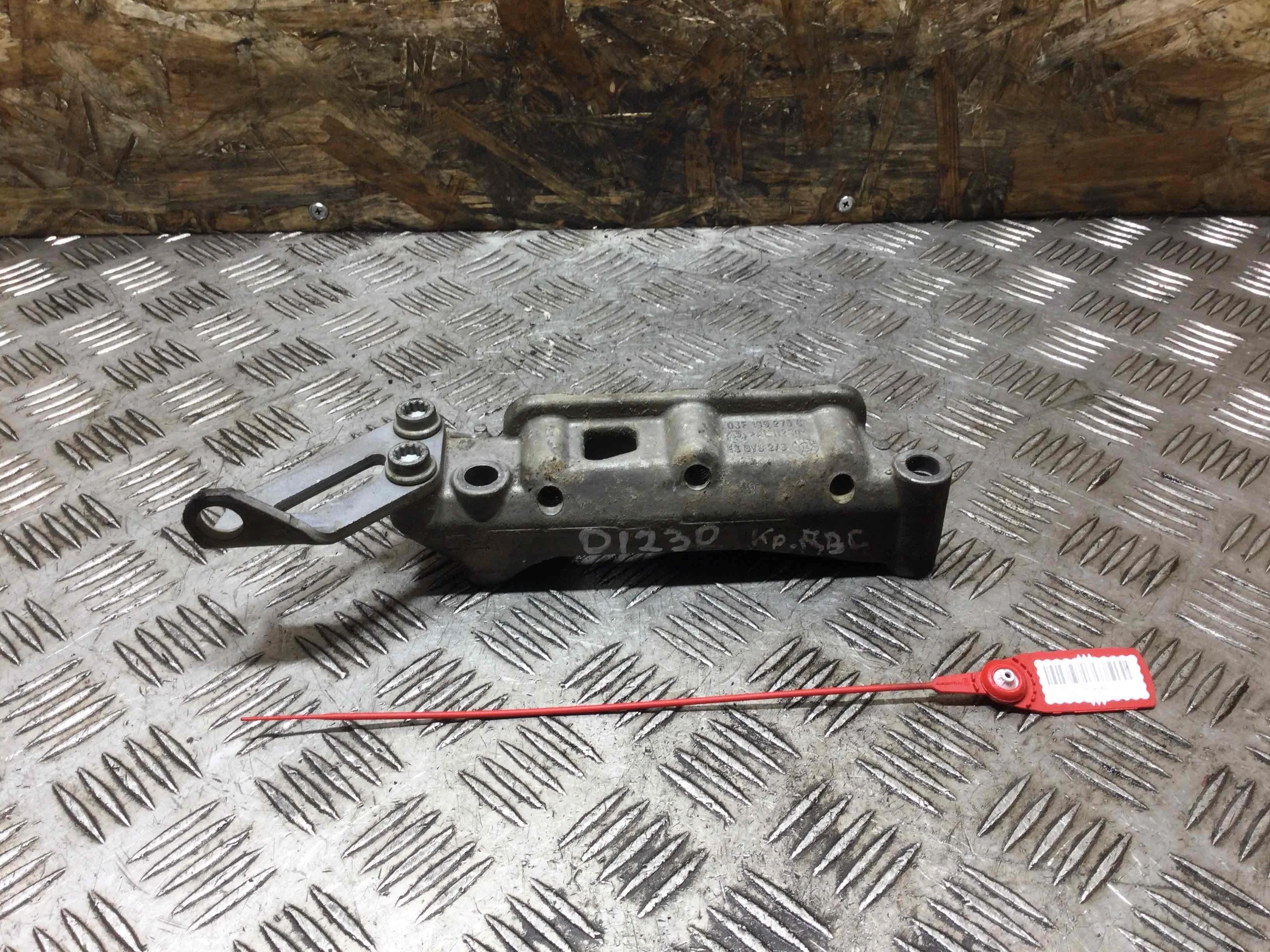 Кронштейн двигателя Volkswagen Polo 5 поколение (2009-2015) бензин 1.2 i Механика Х/б