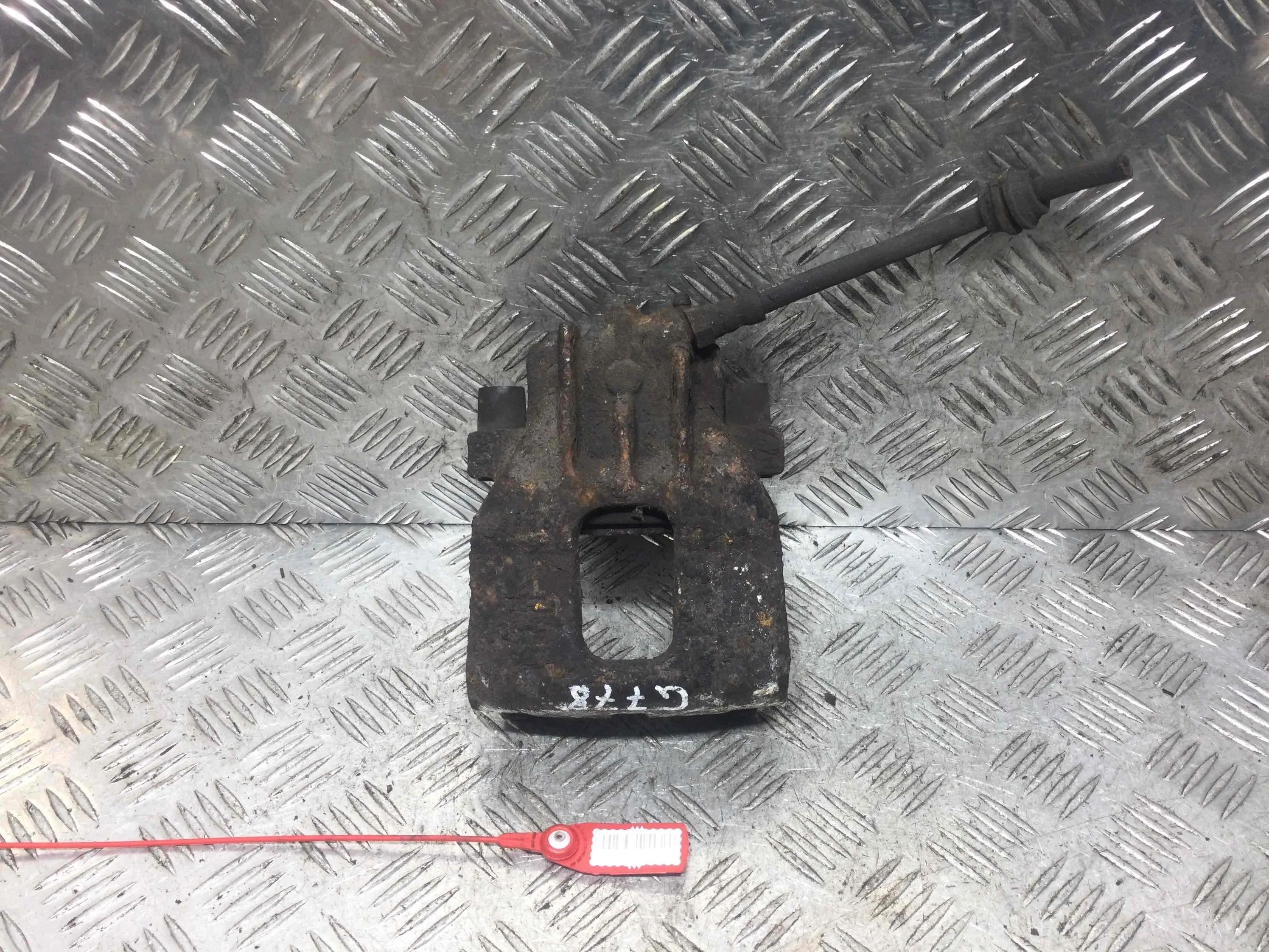 Суппорт передний левый Ford Focus 1 поколение [рестайлинг] (2001-2005) бензин 1.6 i Механика Х/б